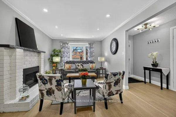 887 Lavis Court