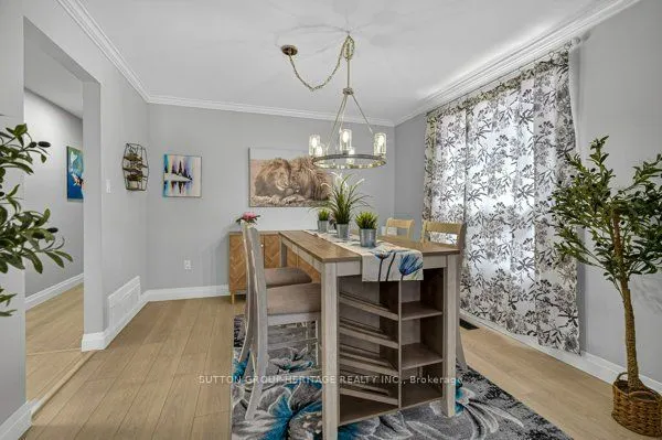 887 Lavis Court