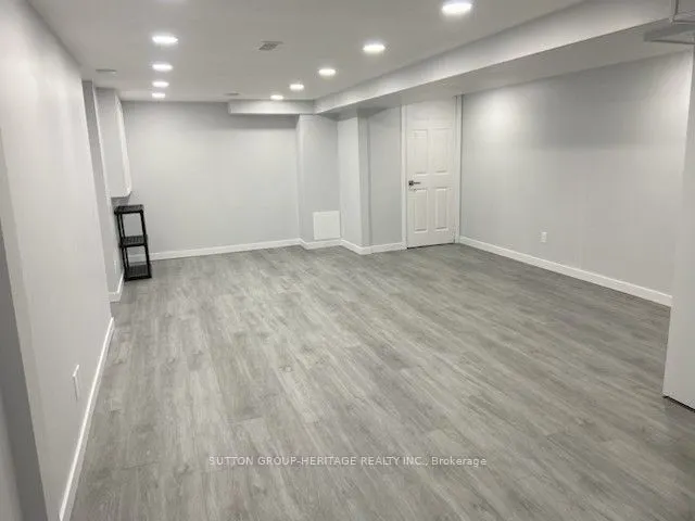 887 Lavis Court