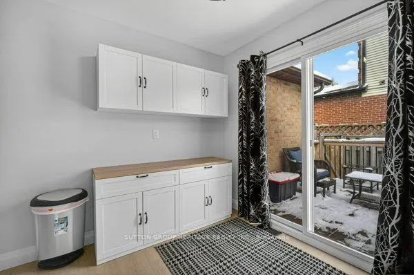 887 Lavis Court