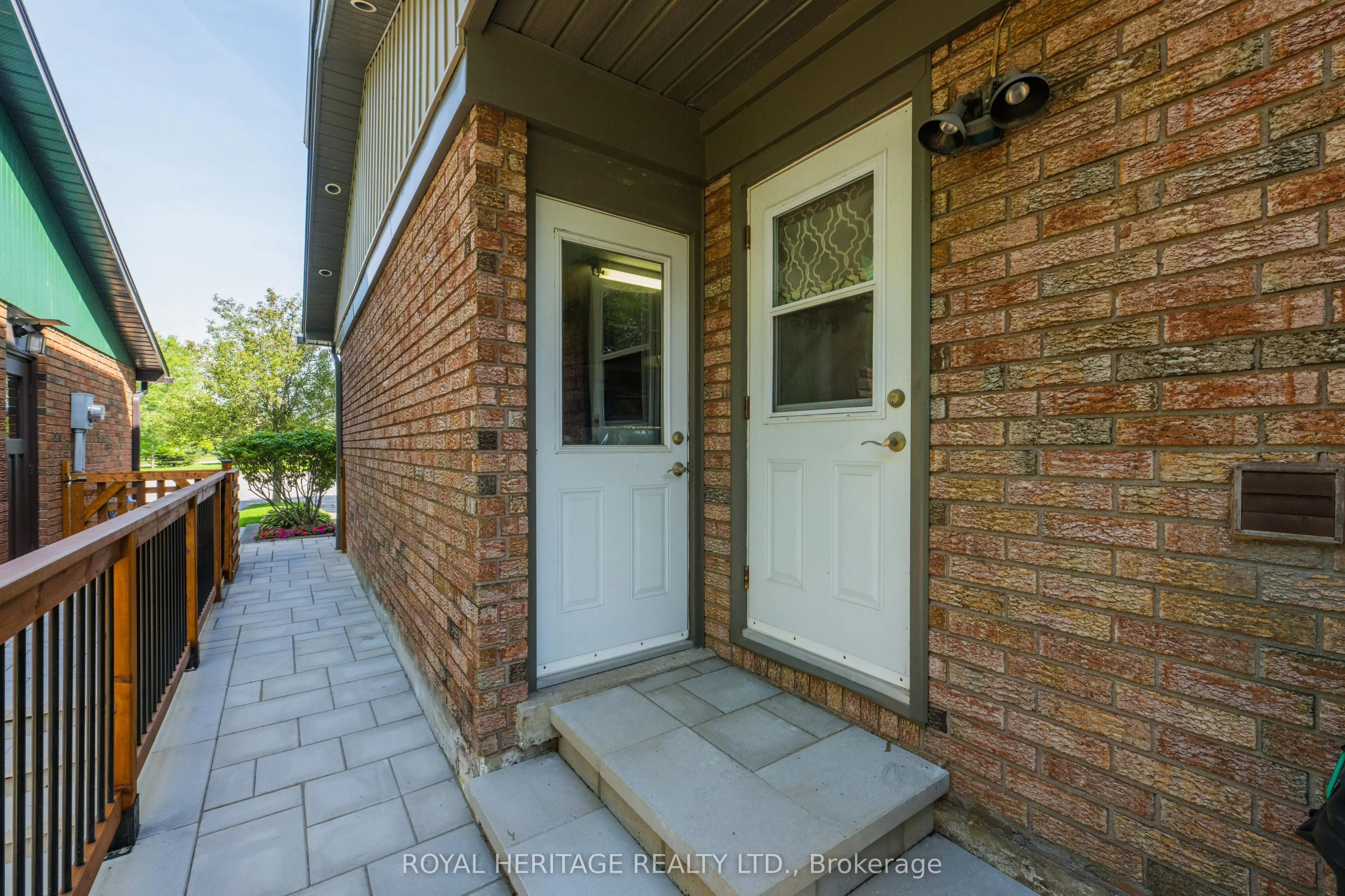 8 Chantrey Court