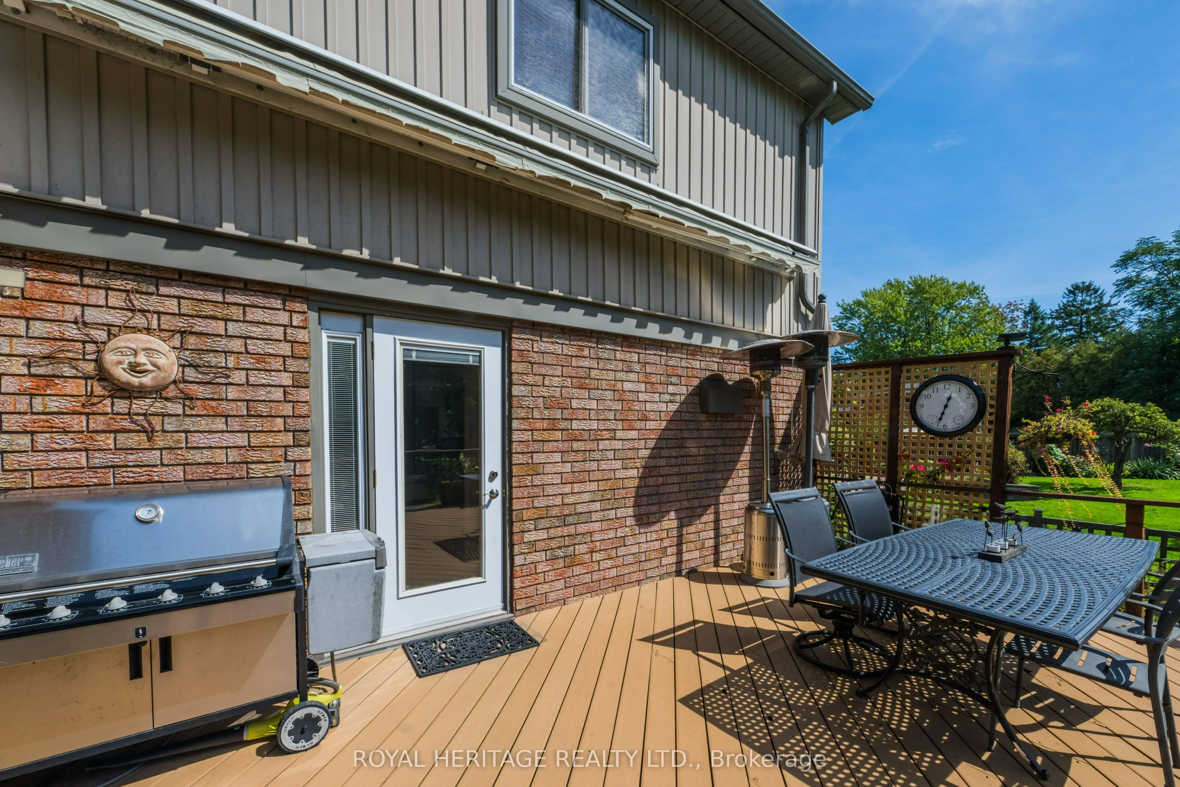 8 Chantrey Court