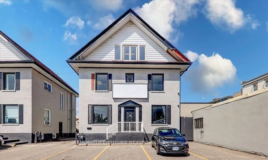 74 King Street W