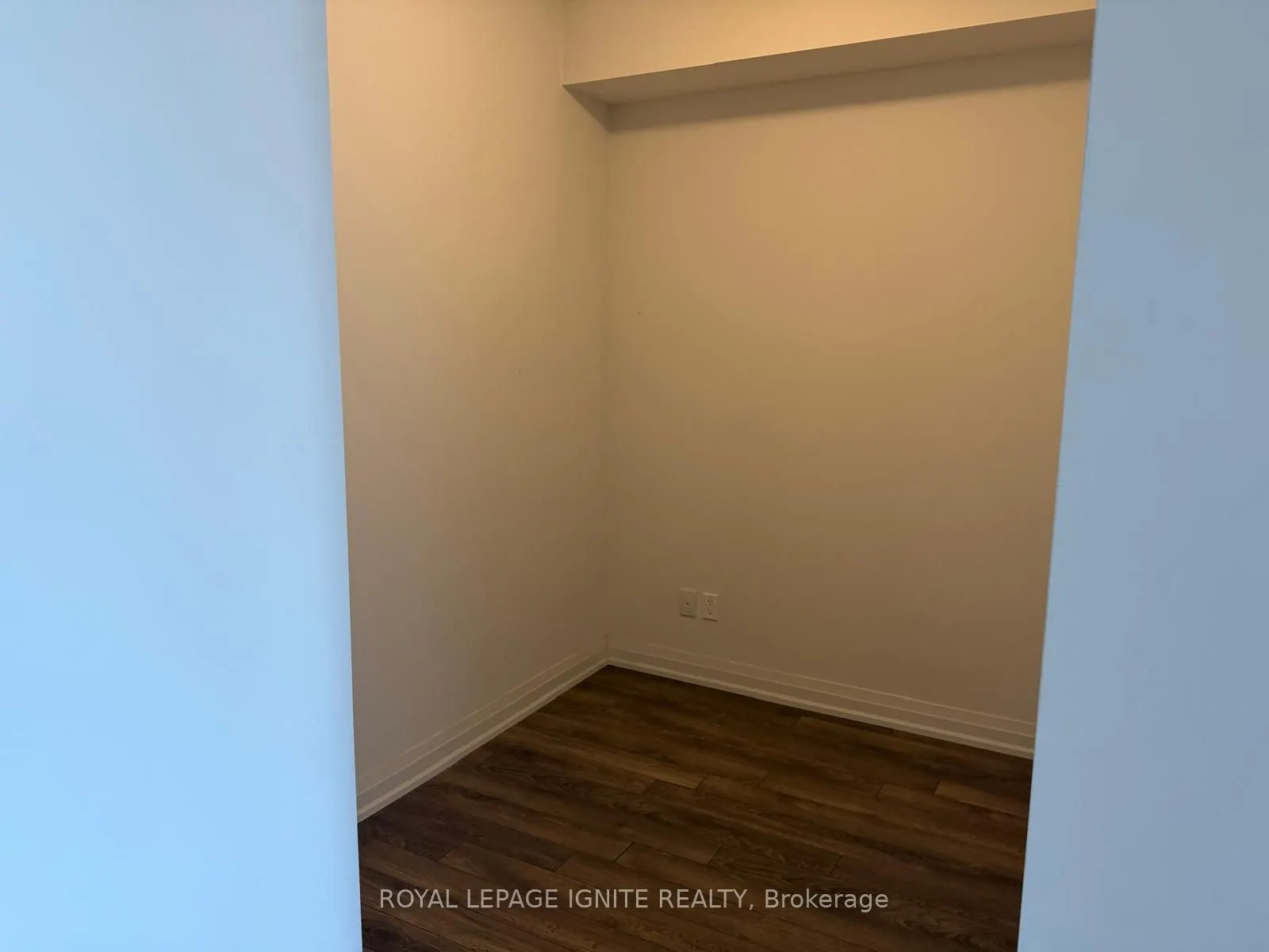 10 Meadowglen Place #310
