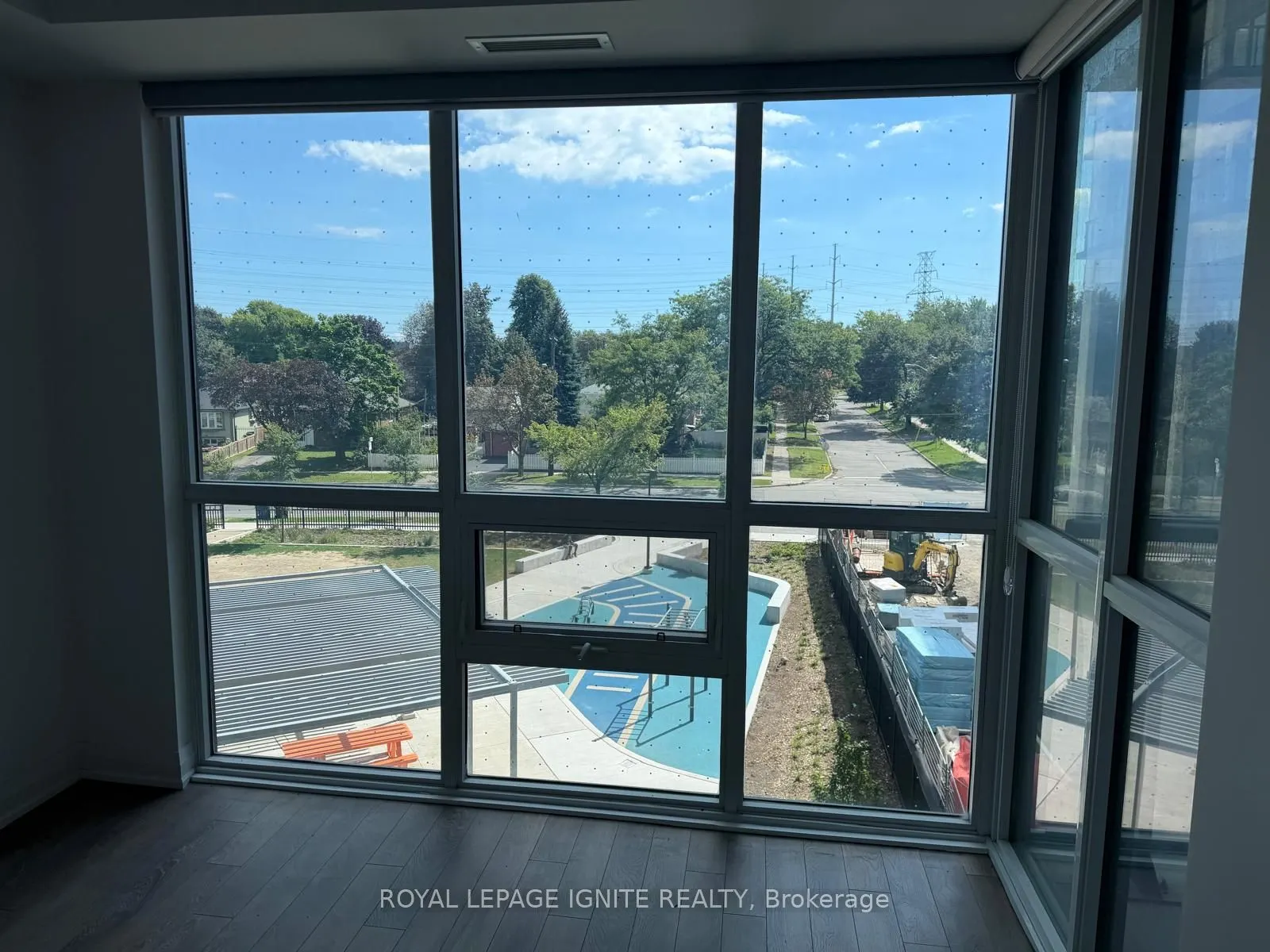 10 Meadowglen Place #310