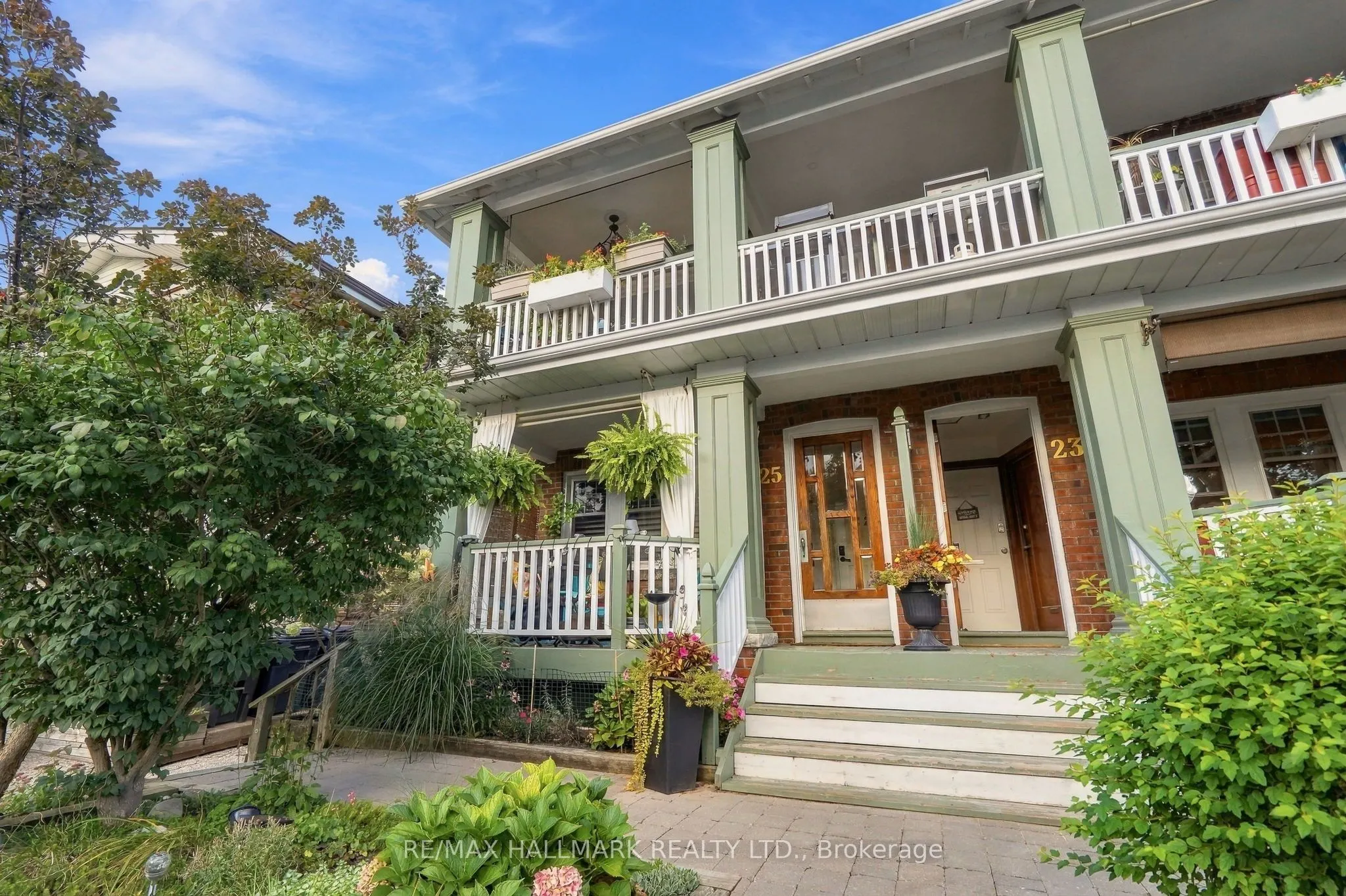 25 Scarboro Beach Boulevard #Upper