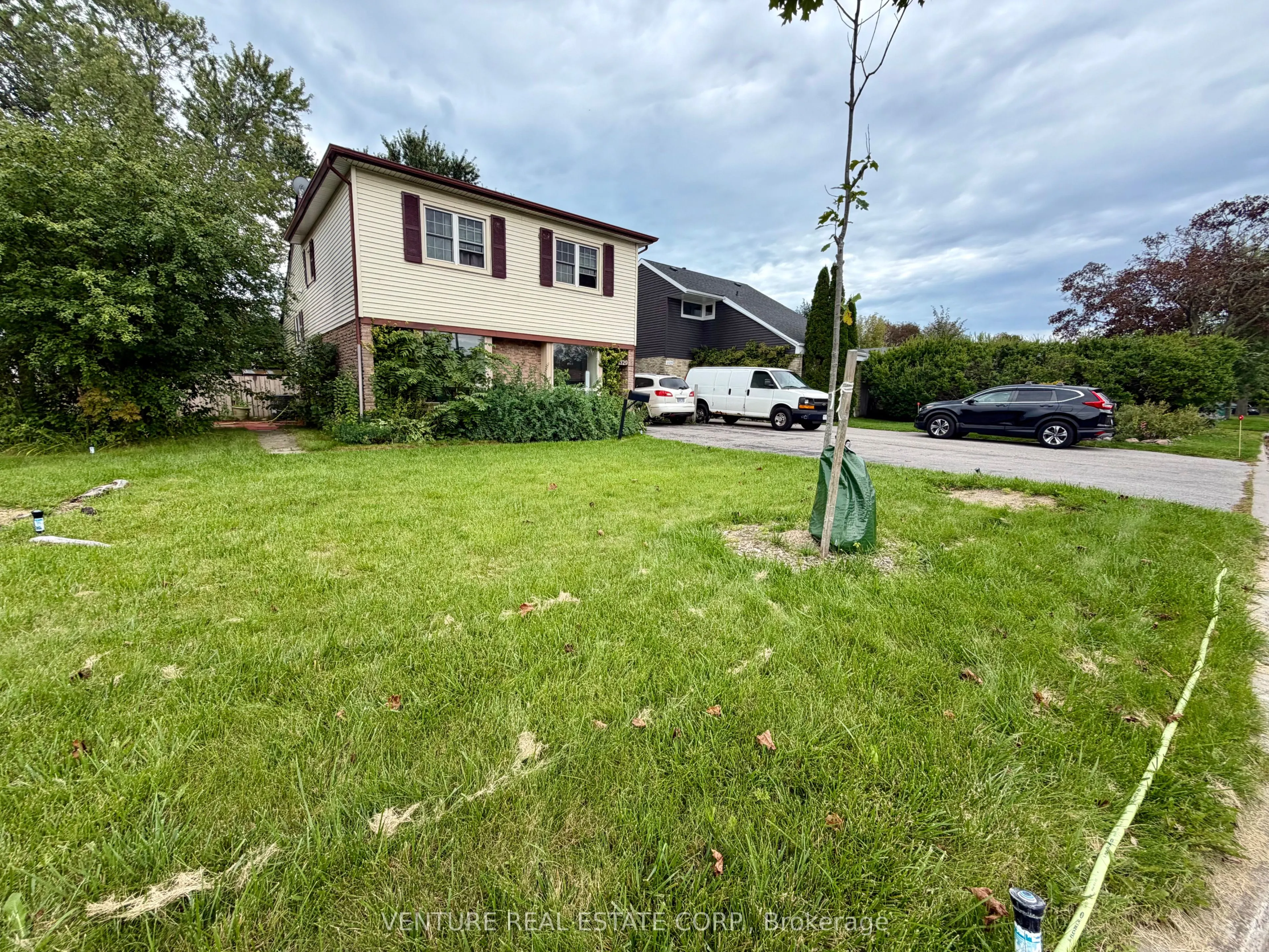 1329 Belair Crescent