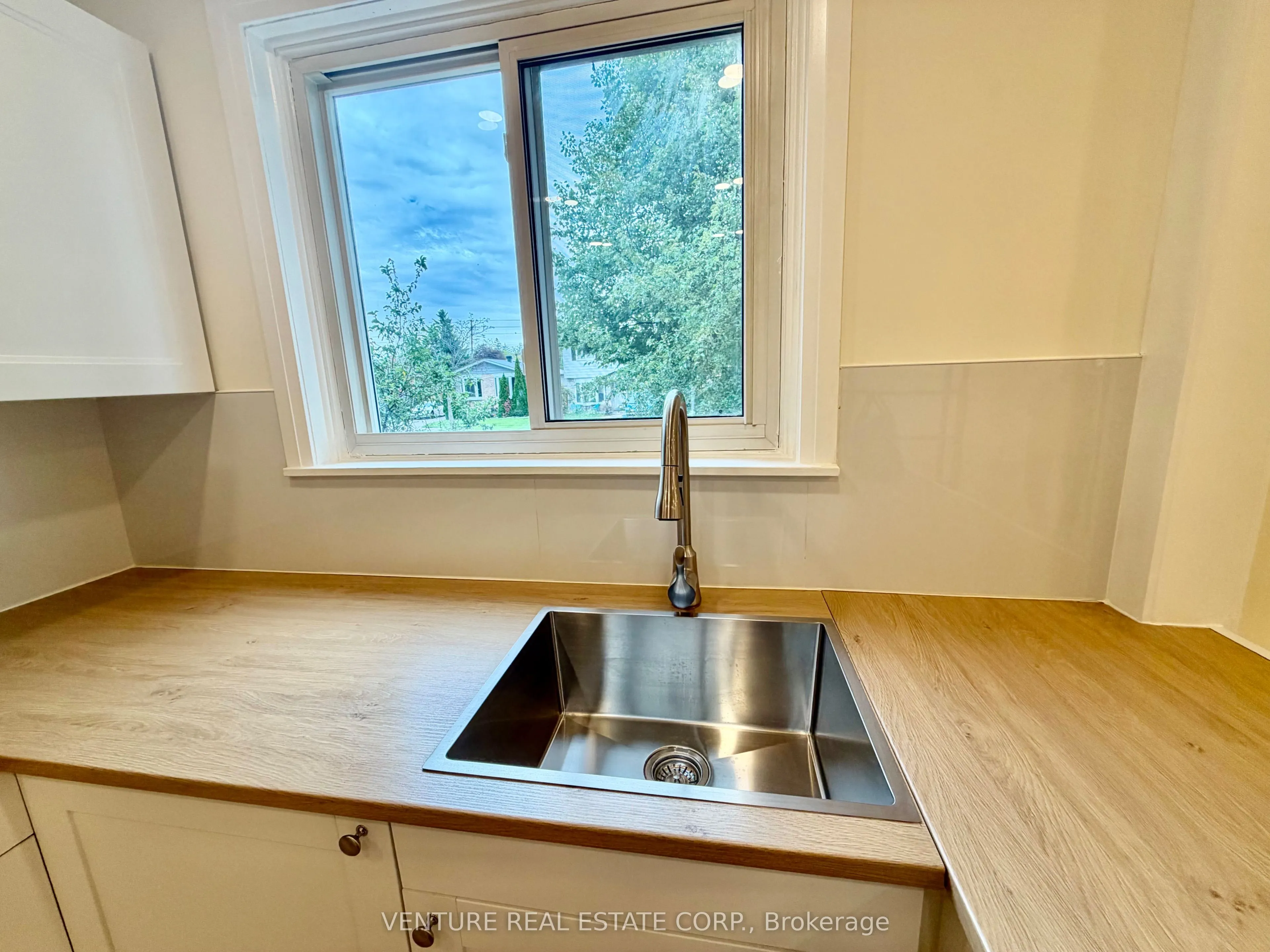 1329 Belair Crescent