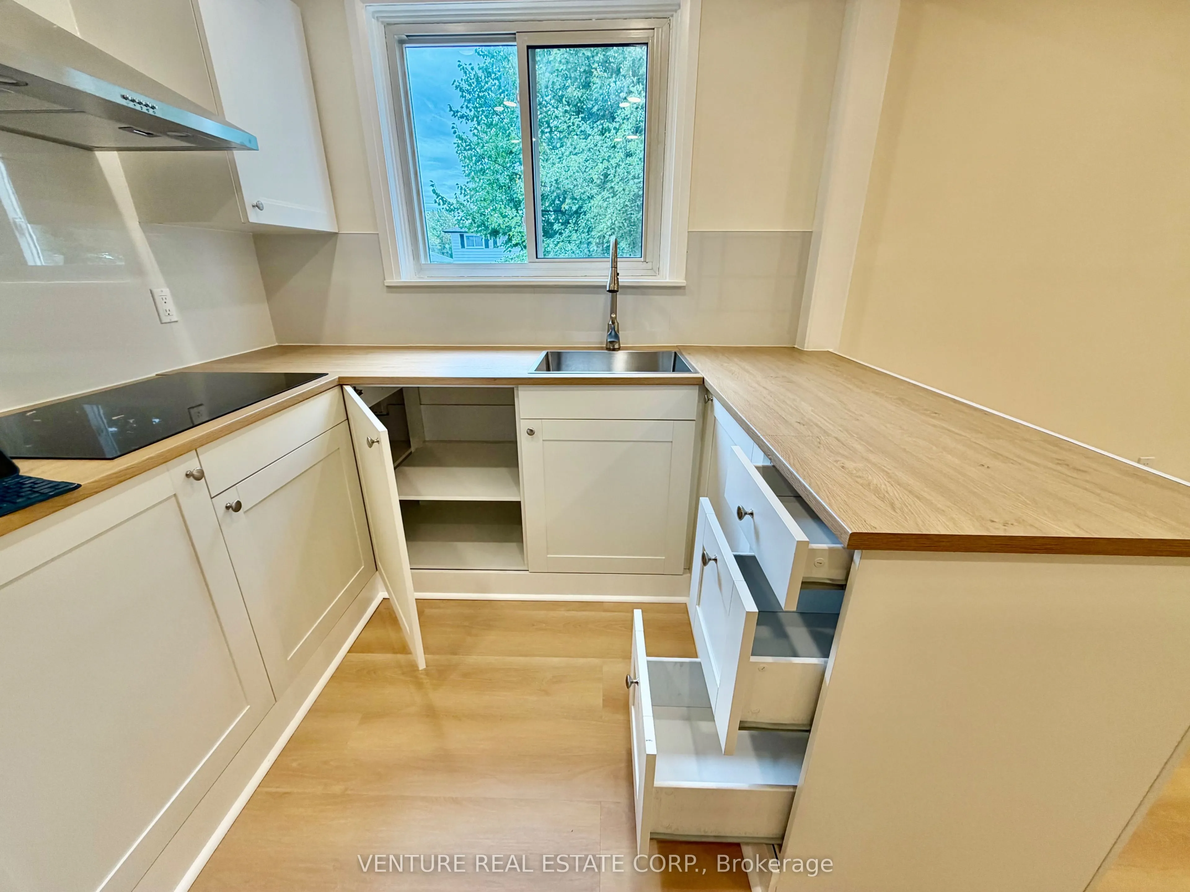 1329 Belair Crescent