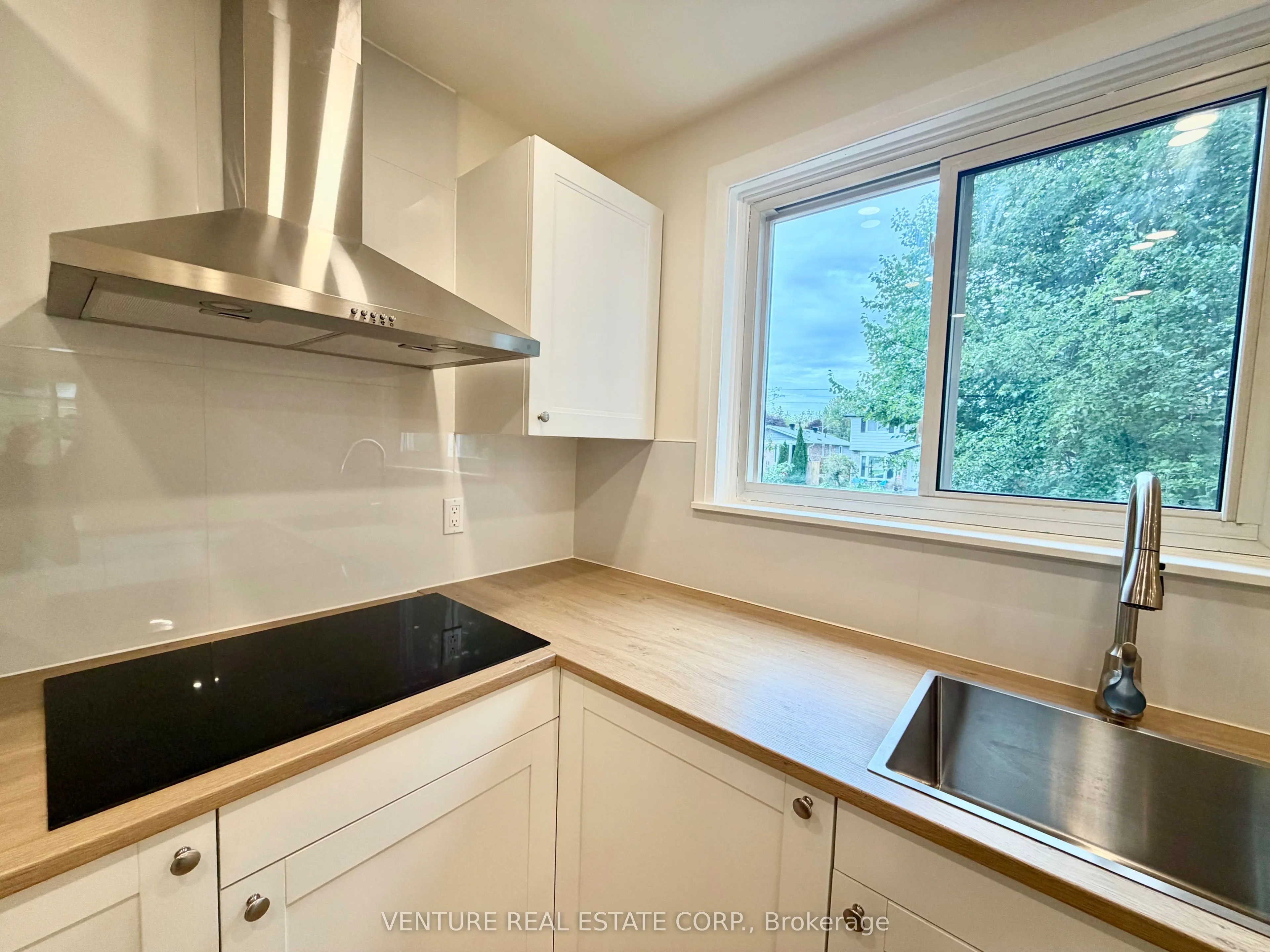 1329 Belair Crescent