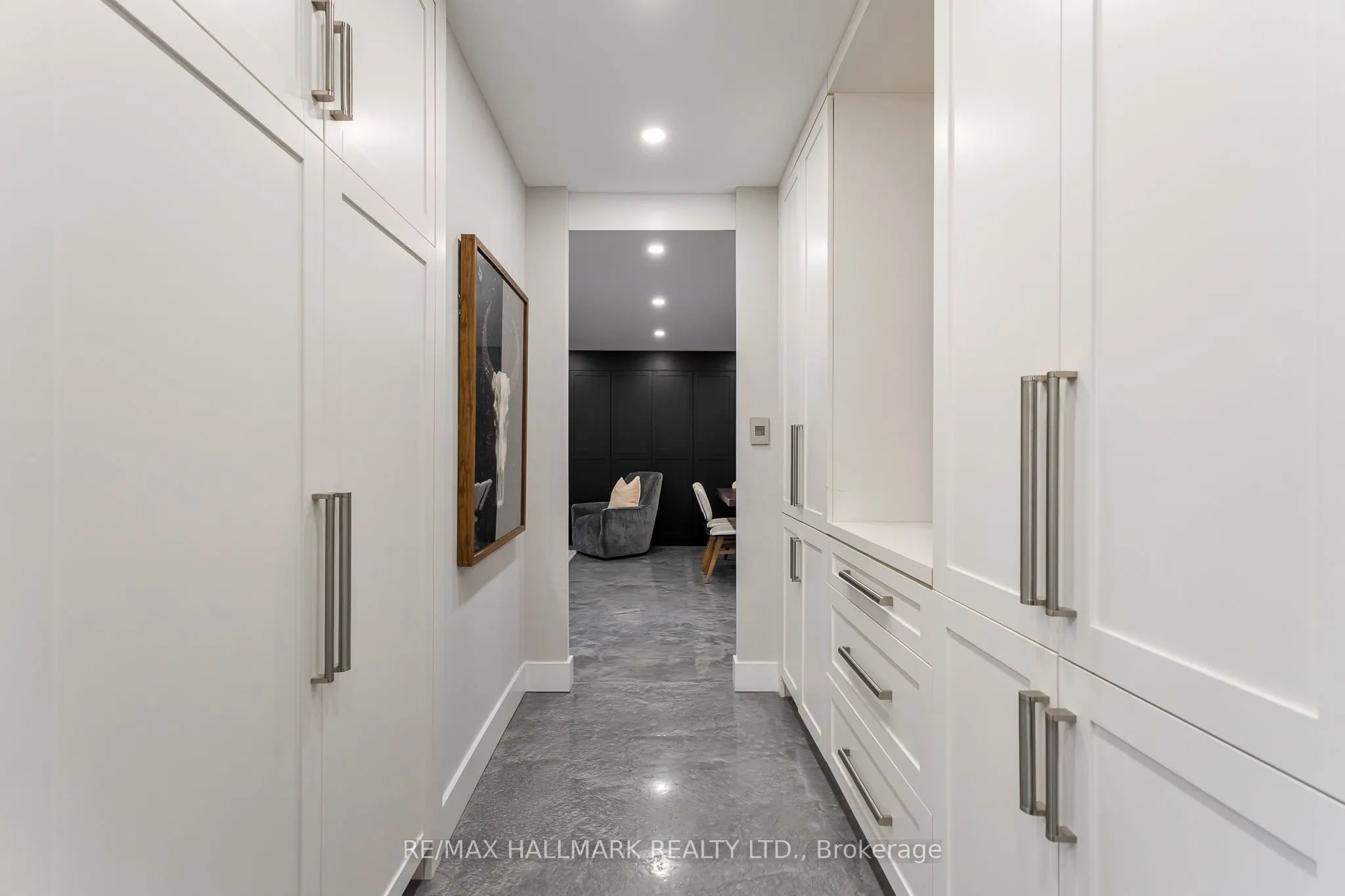 2365 Queen Street E #201