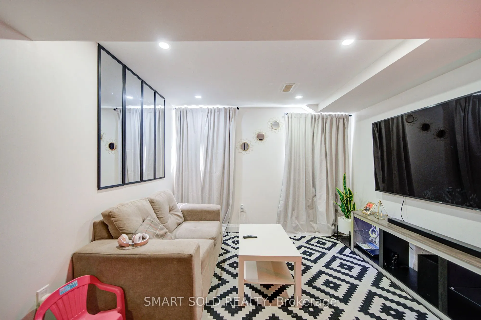 157 Waller Street