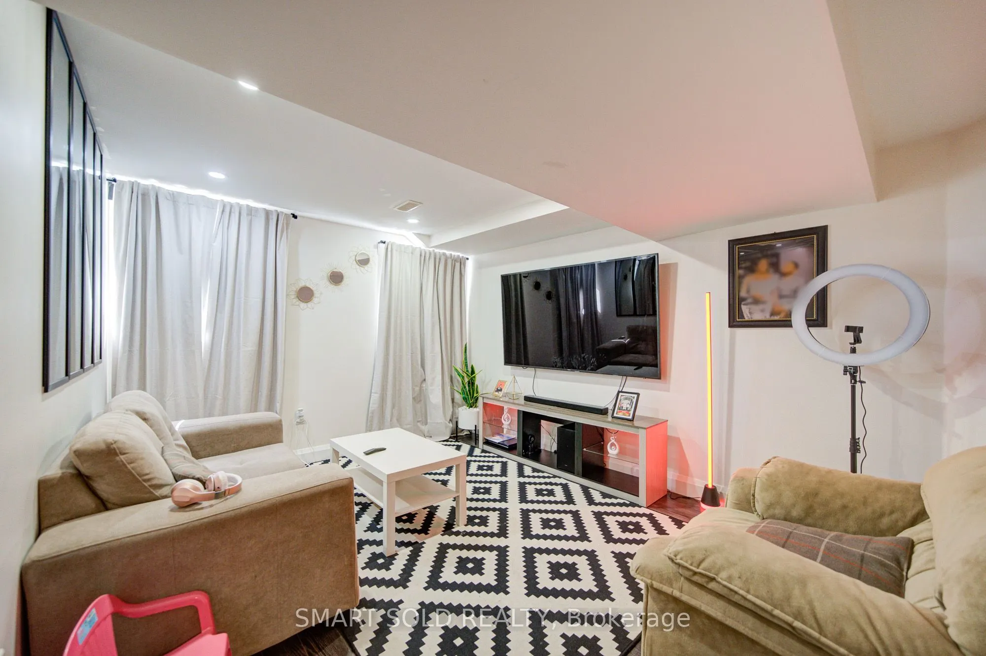 157 Waller Street