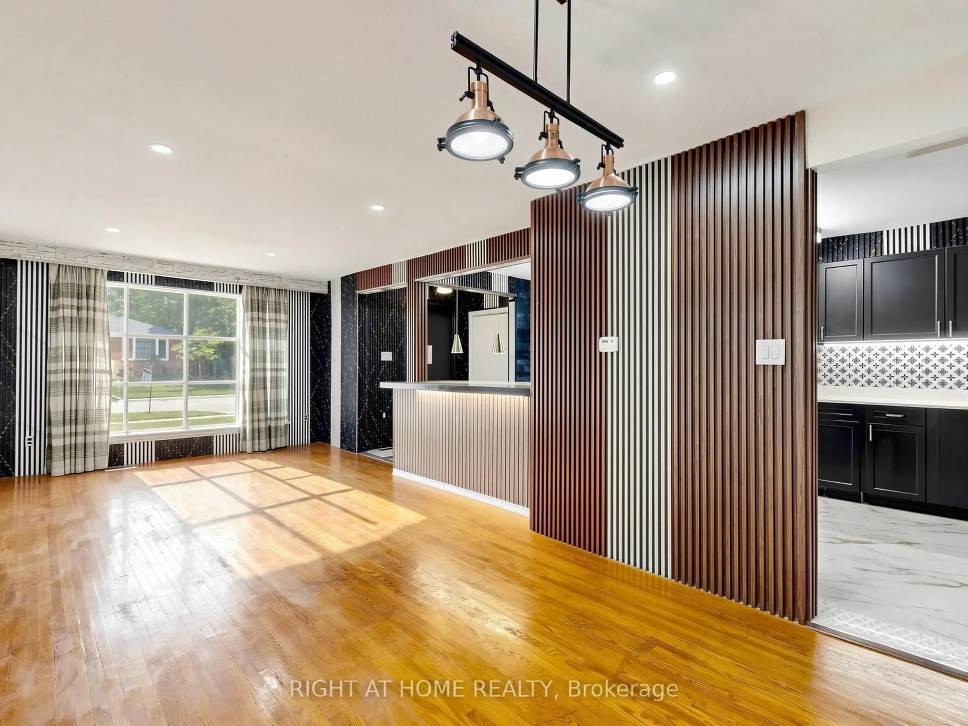 65 Darlingside Drive