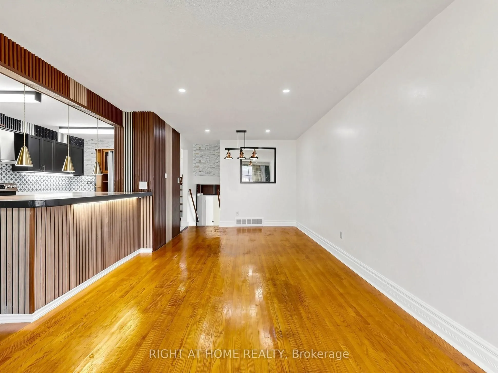 65 Darlingside Drive