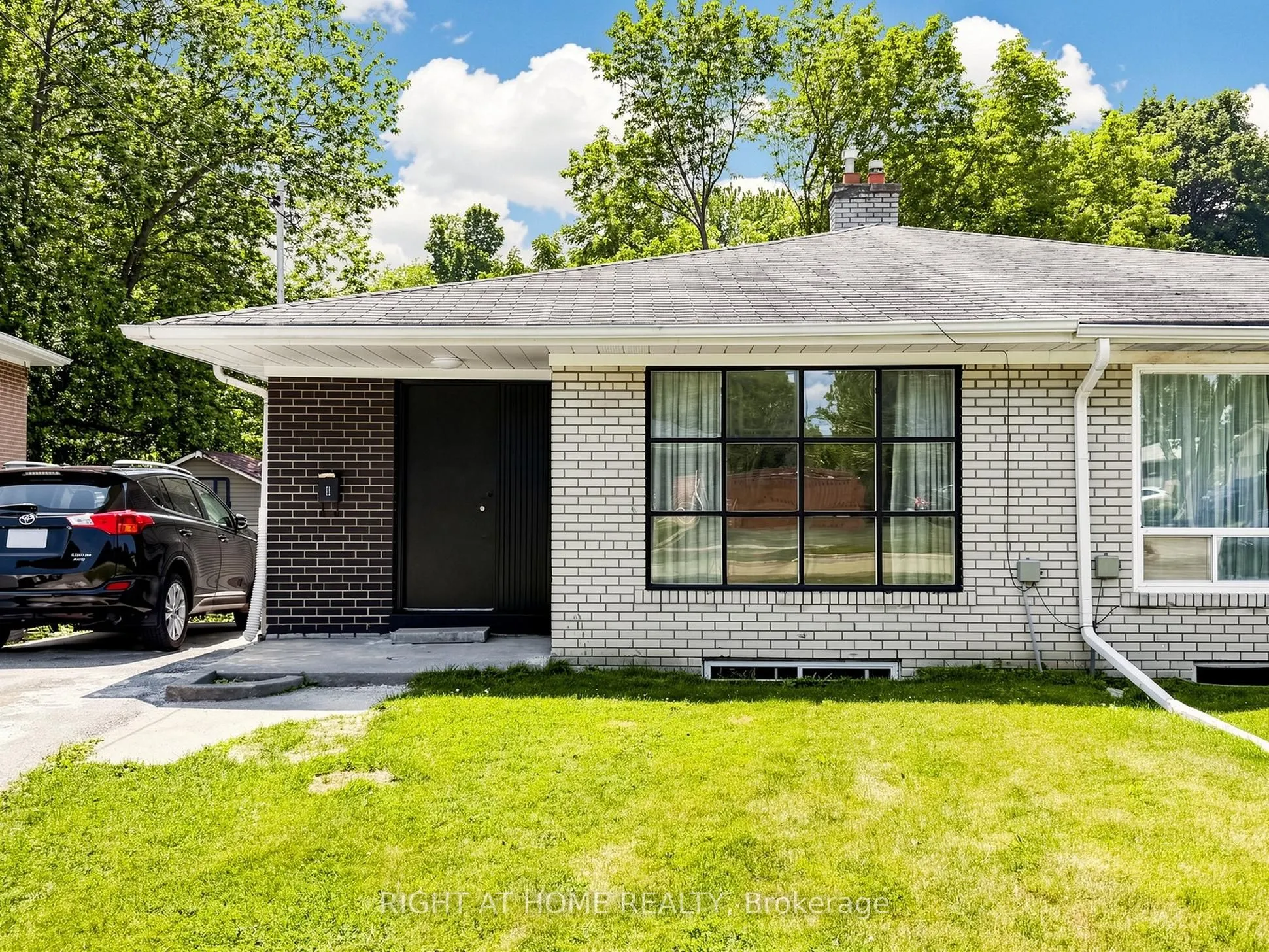 65 Darlingside Drive