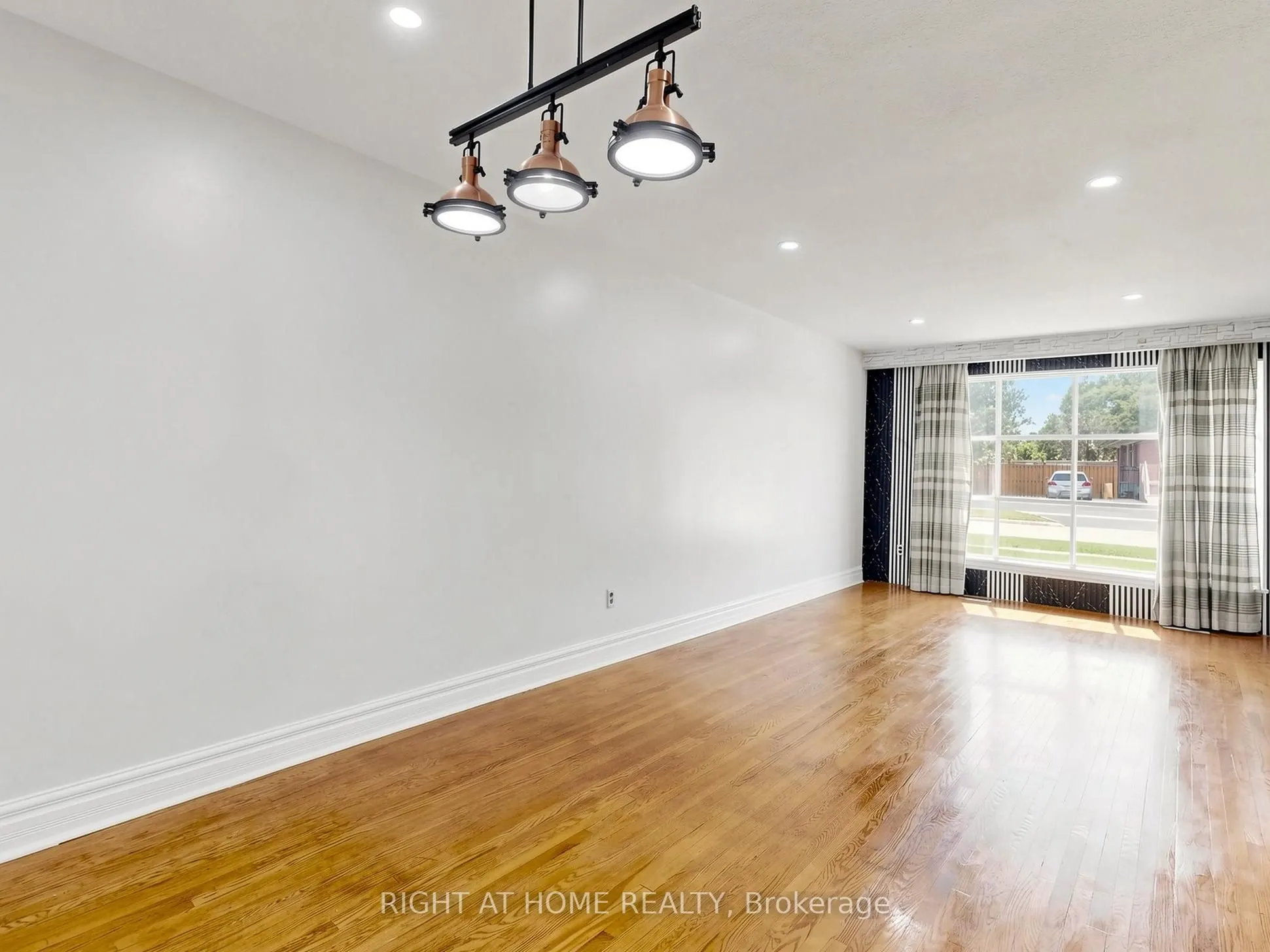 65 Darlingside Drive