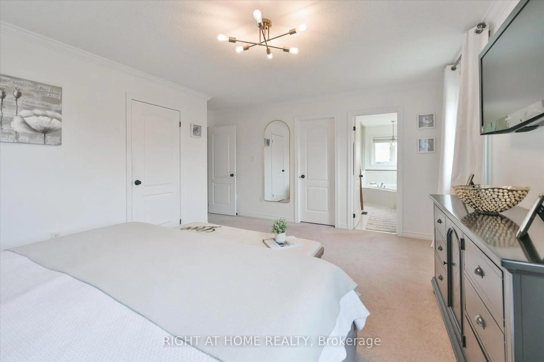 1259 Aldsworth Crescent