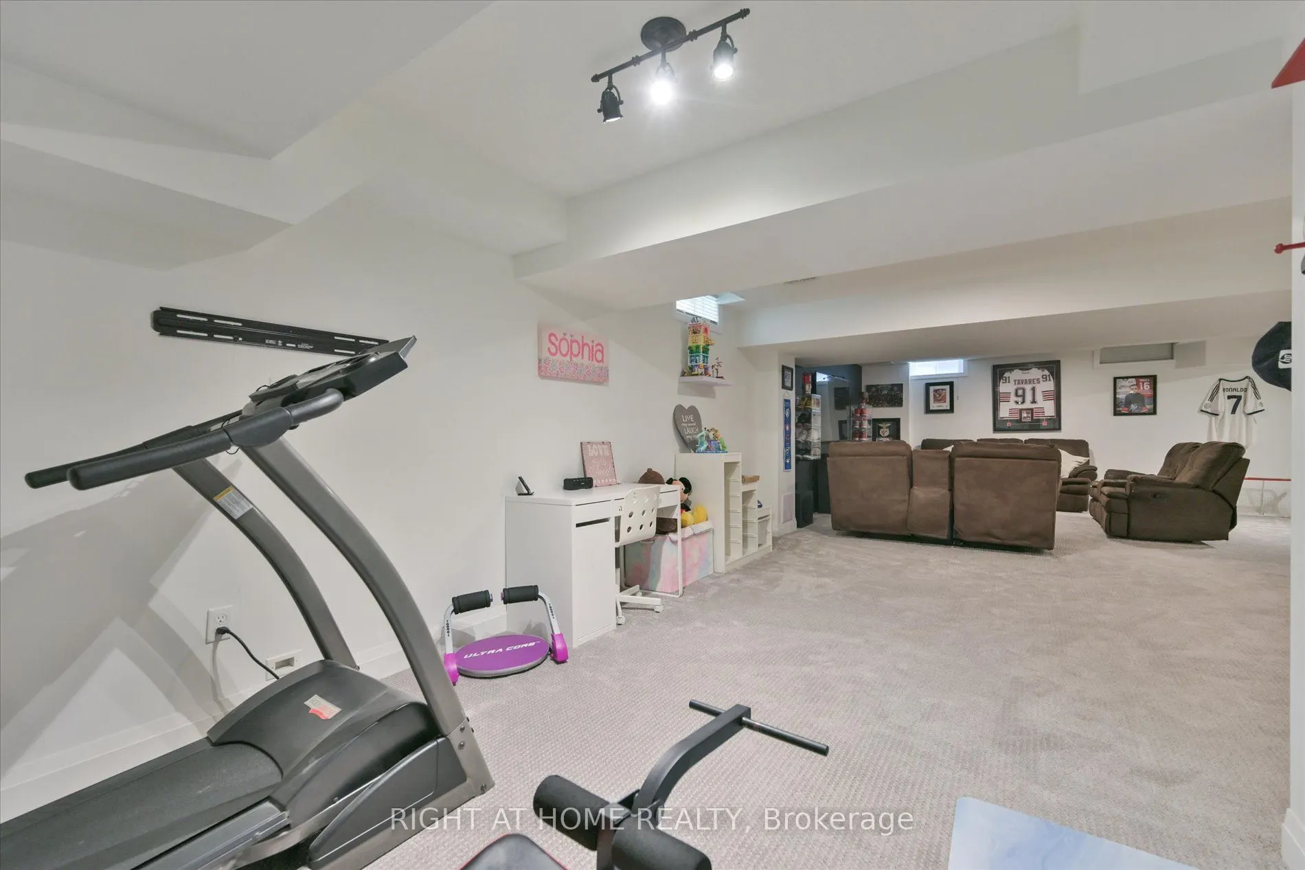 1259 Aldsworth Crescent