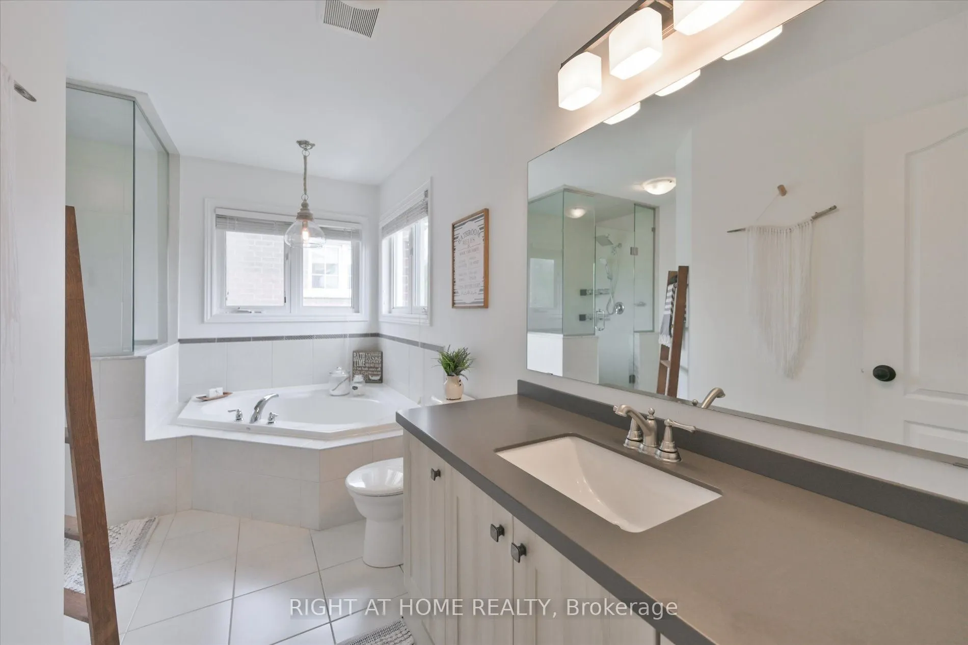 1259 Aldsworth Crescent