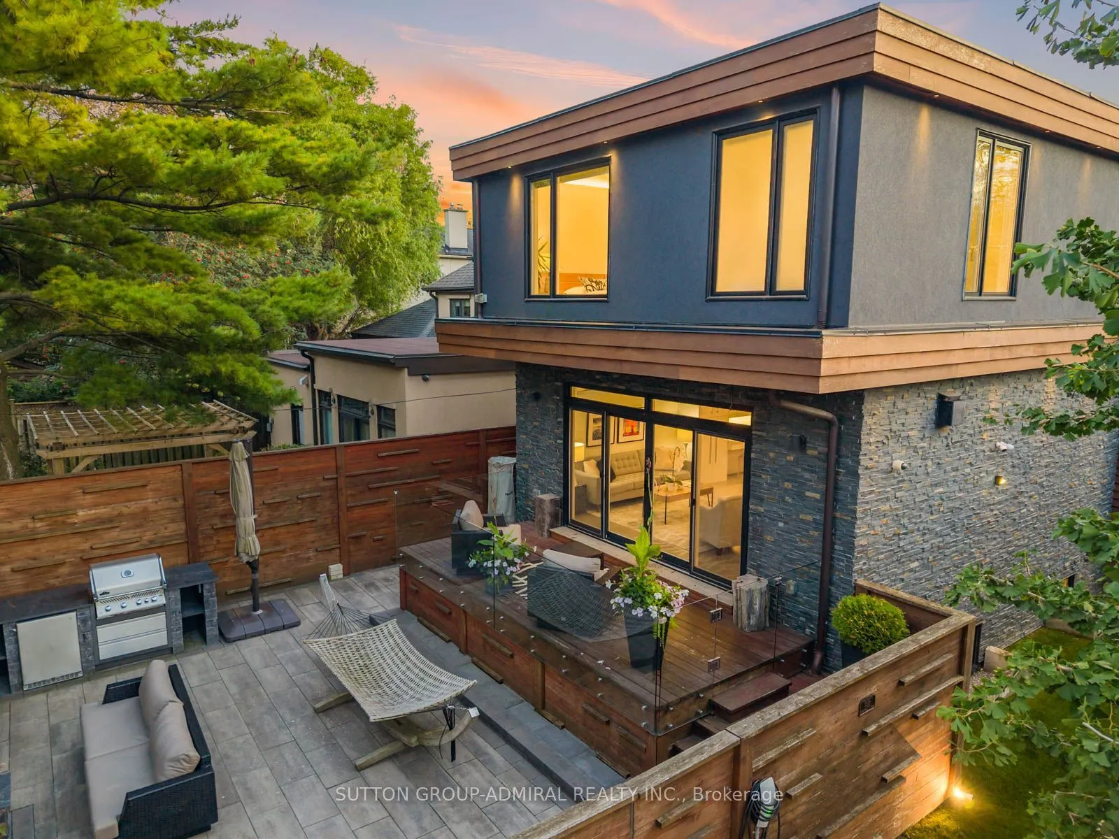 39 Red Deer Avenue