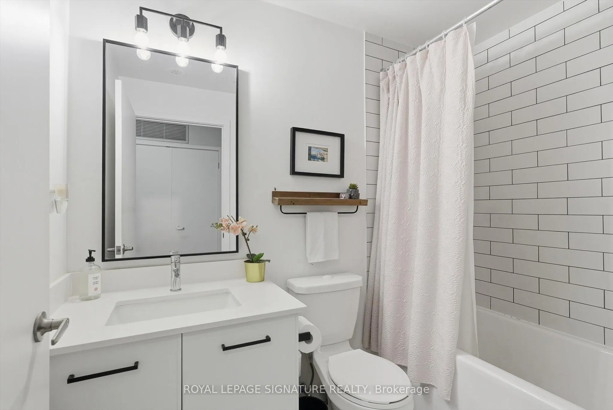 899 Queen Street E #503