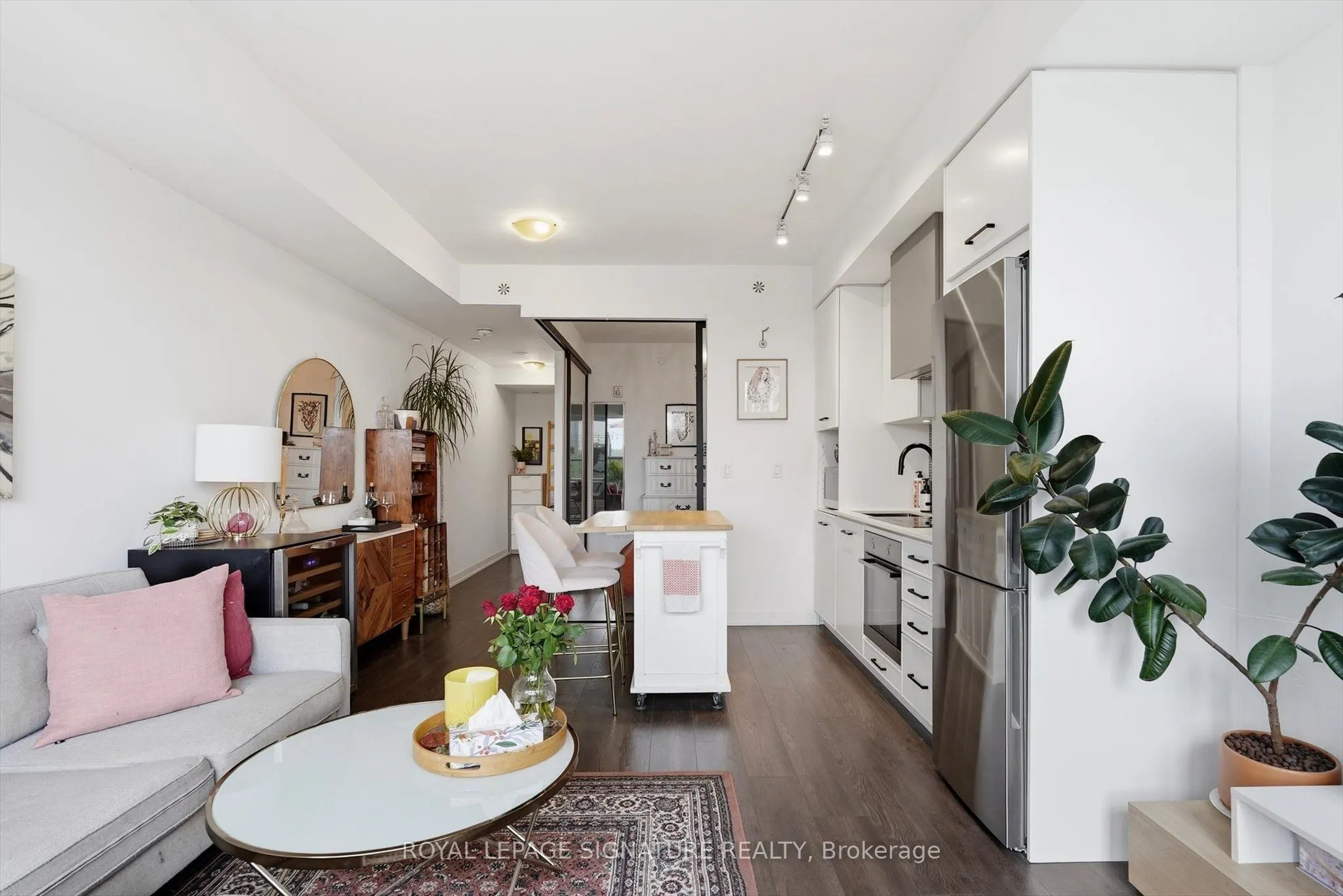 899 Queen Street E #503