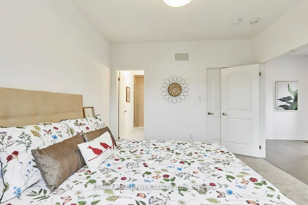 6 Seagrave Lane
