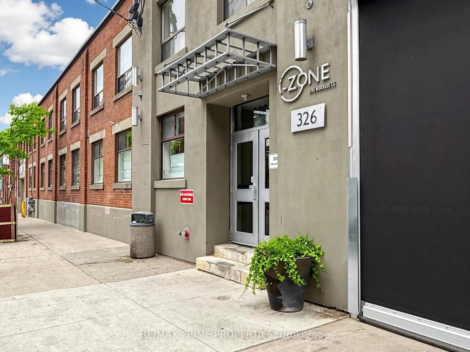 326 Carlaw Avenue #108