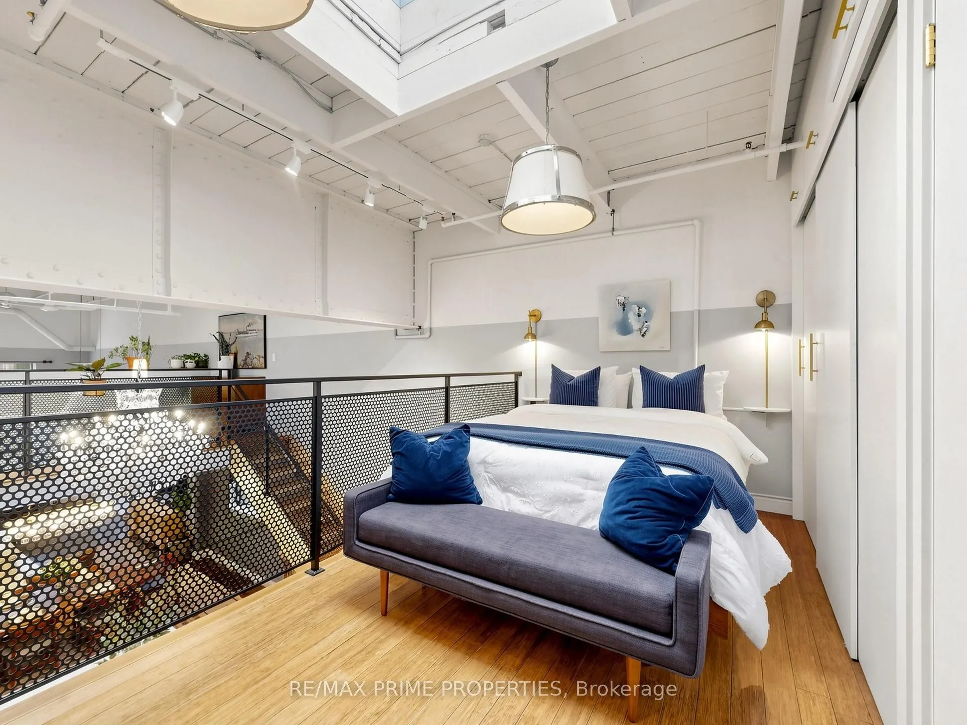326 Carlaw Avenue #108