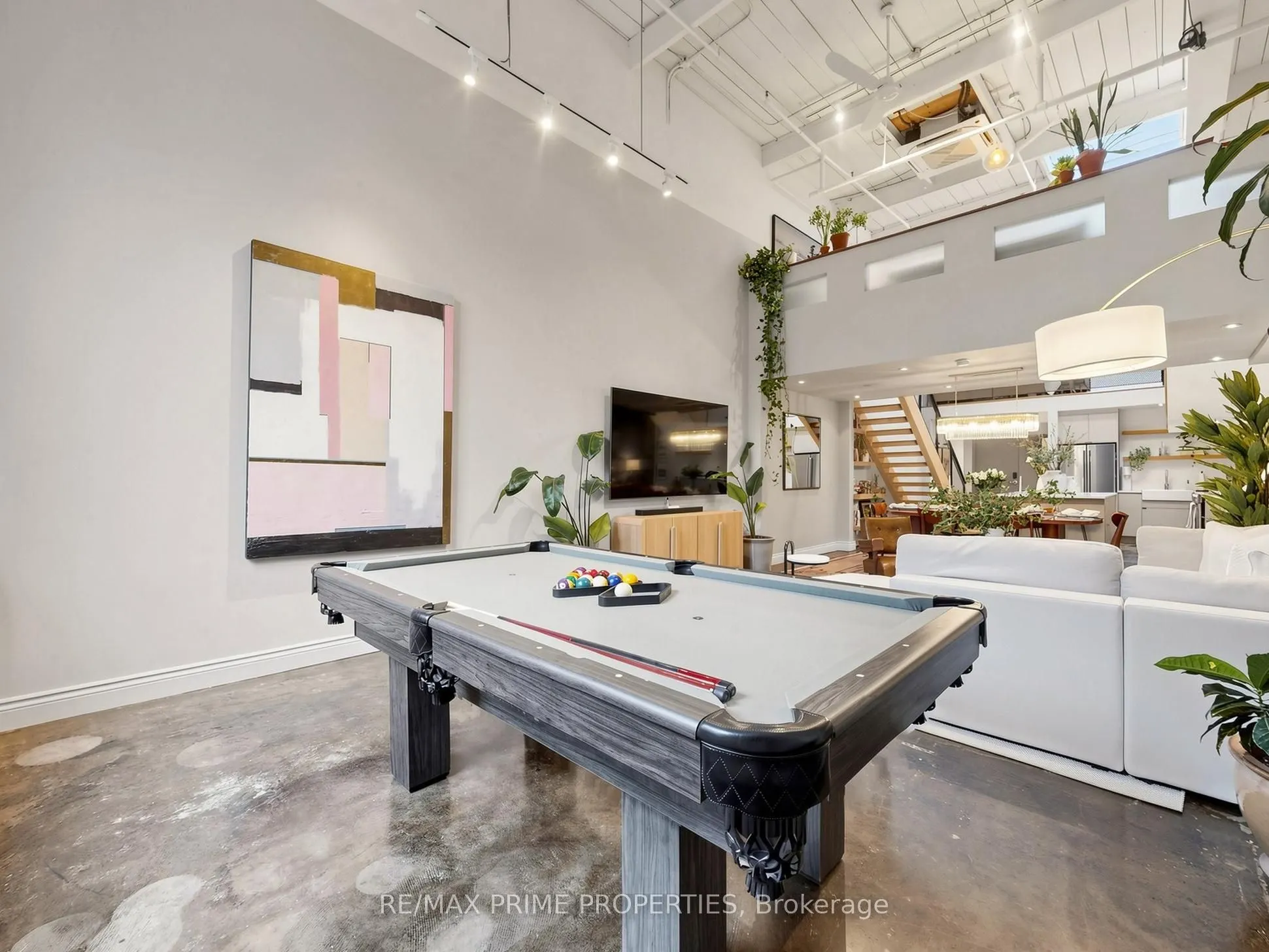 326 Carlaw Avenue #108