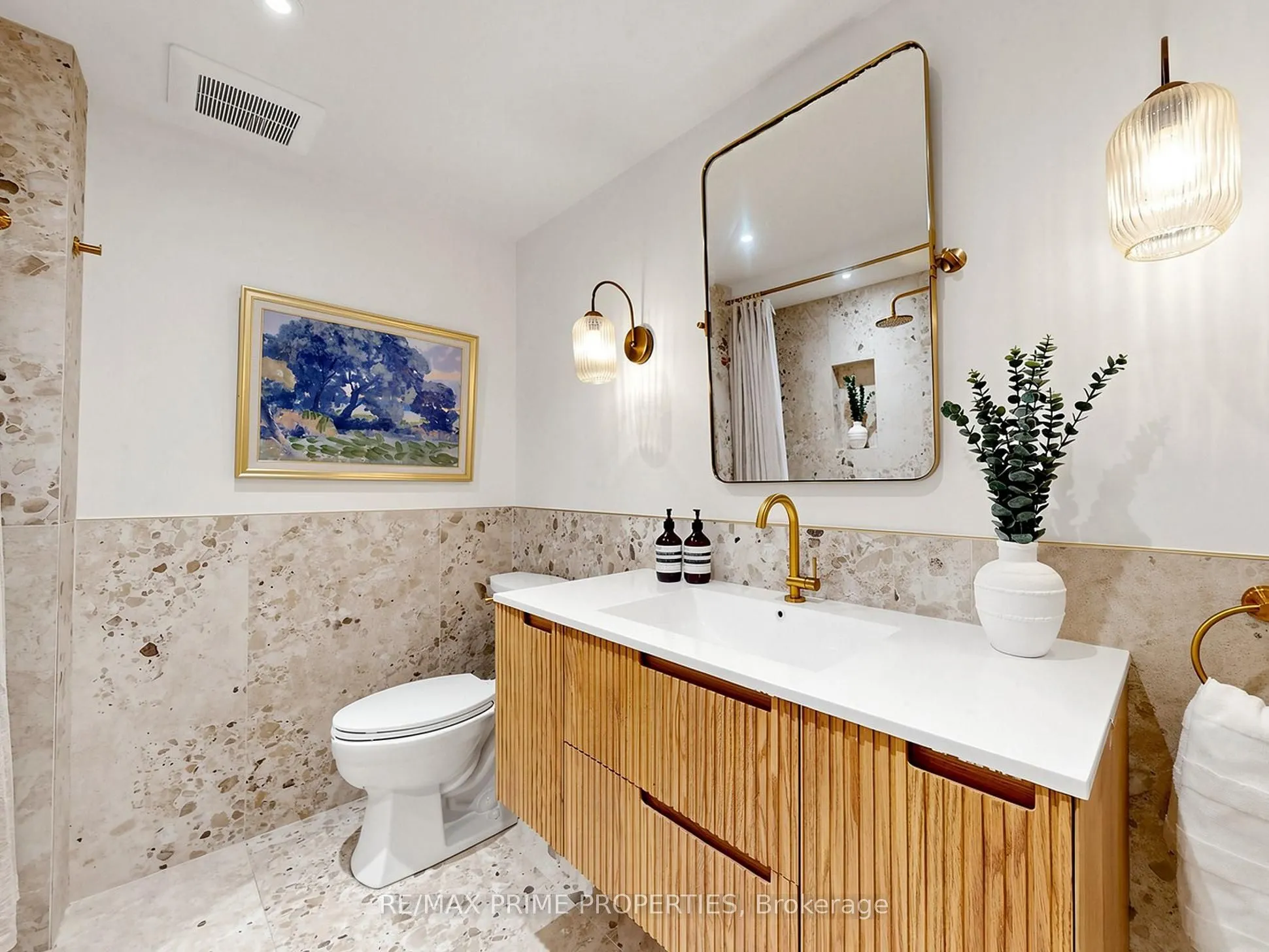 326 Carlaw Avenue #108