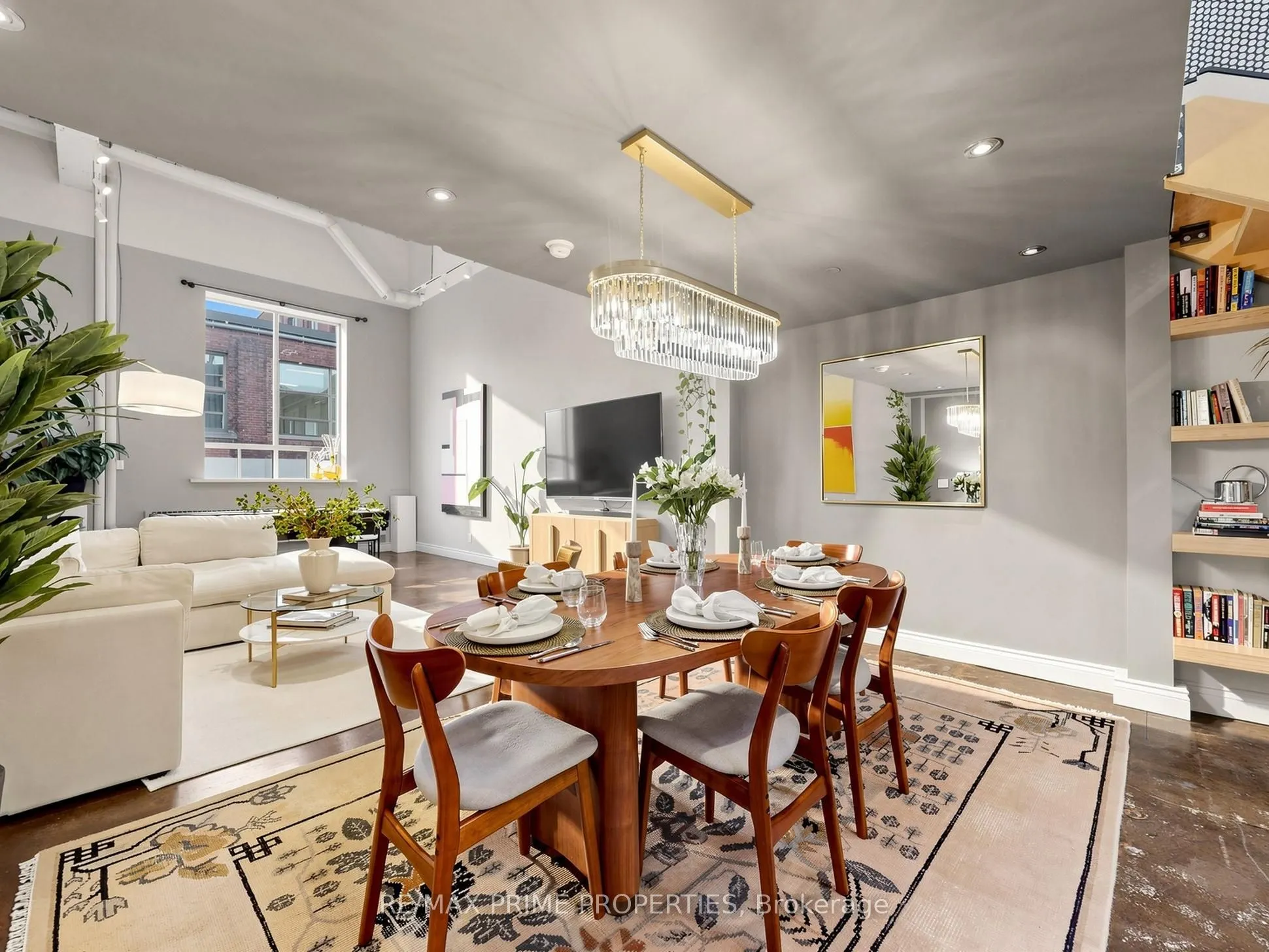 326 Carlaw Avenue #108