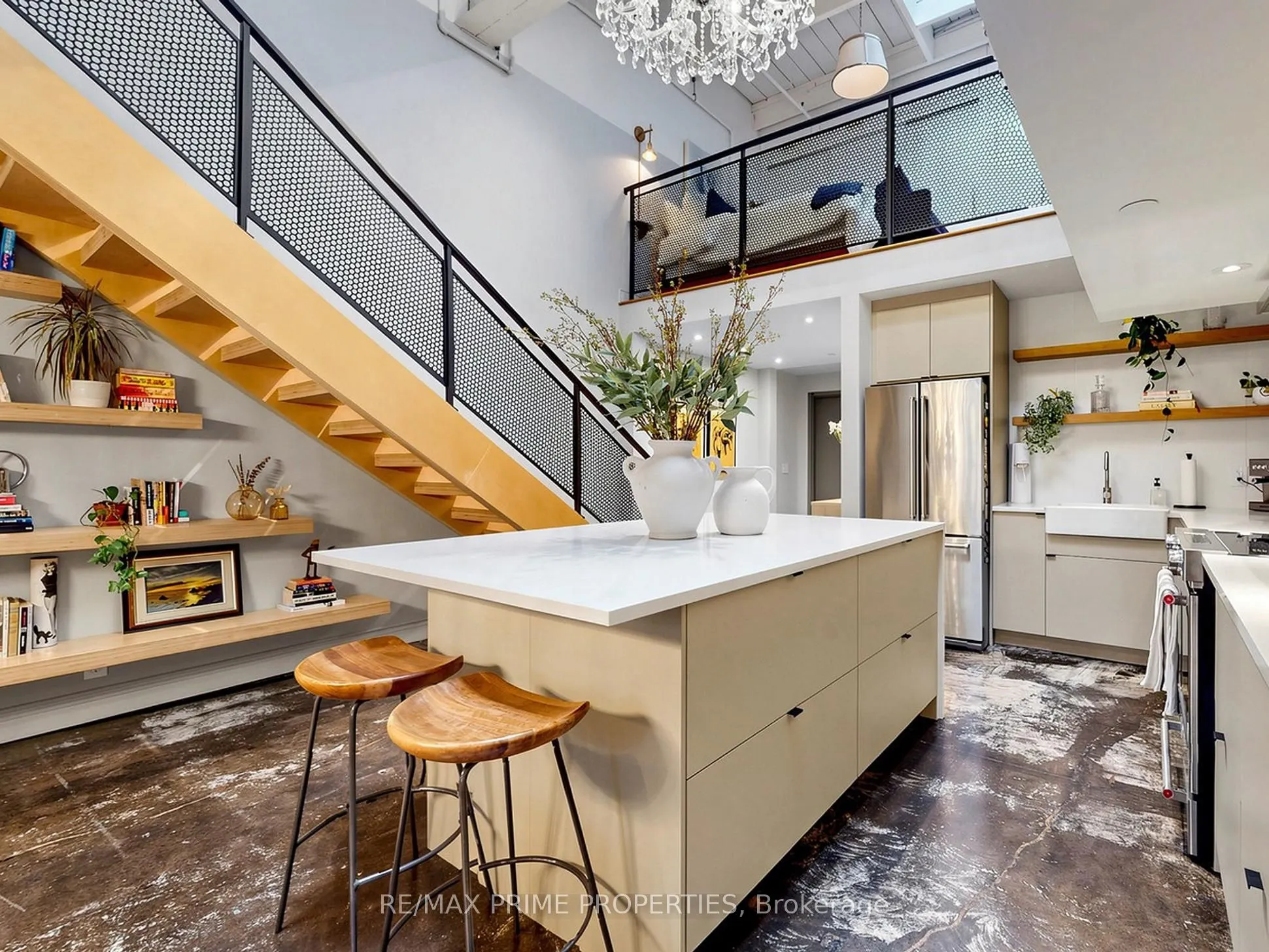326 Carlaw Avenue #108