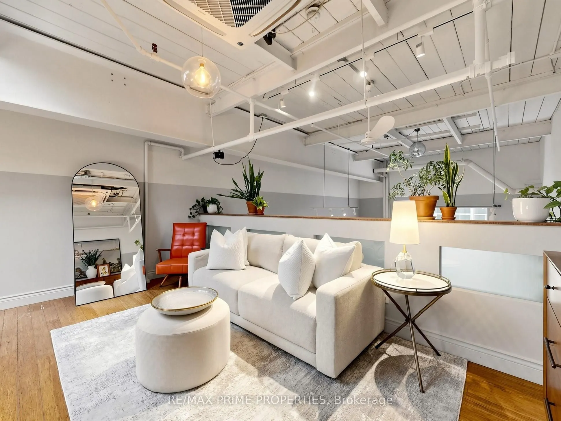 326 Carlaw Avenue #108