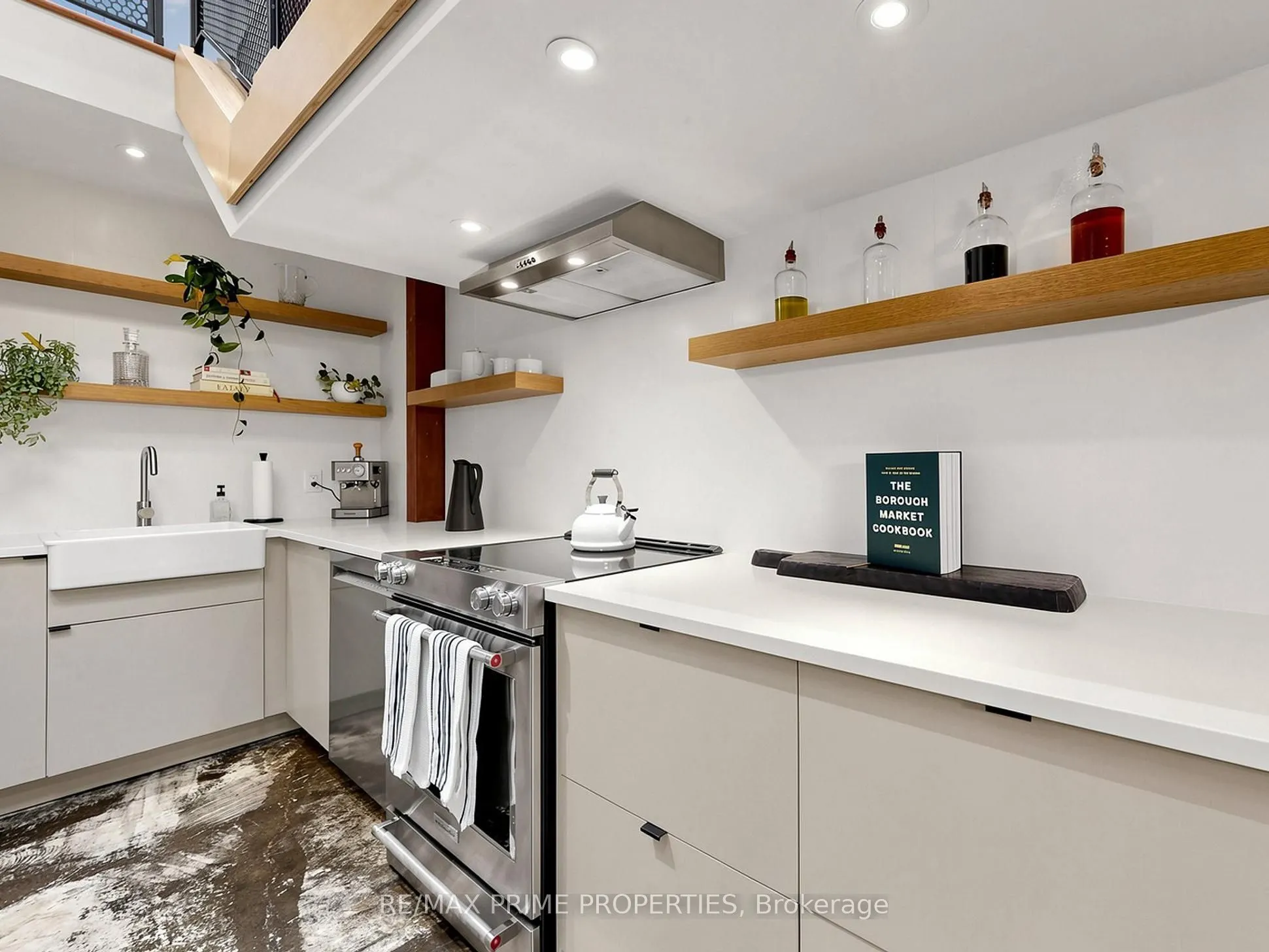 326 Carlaw Avenue #108