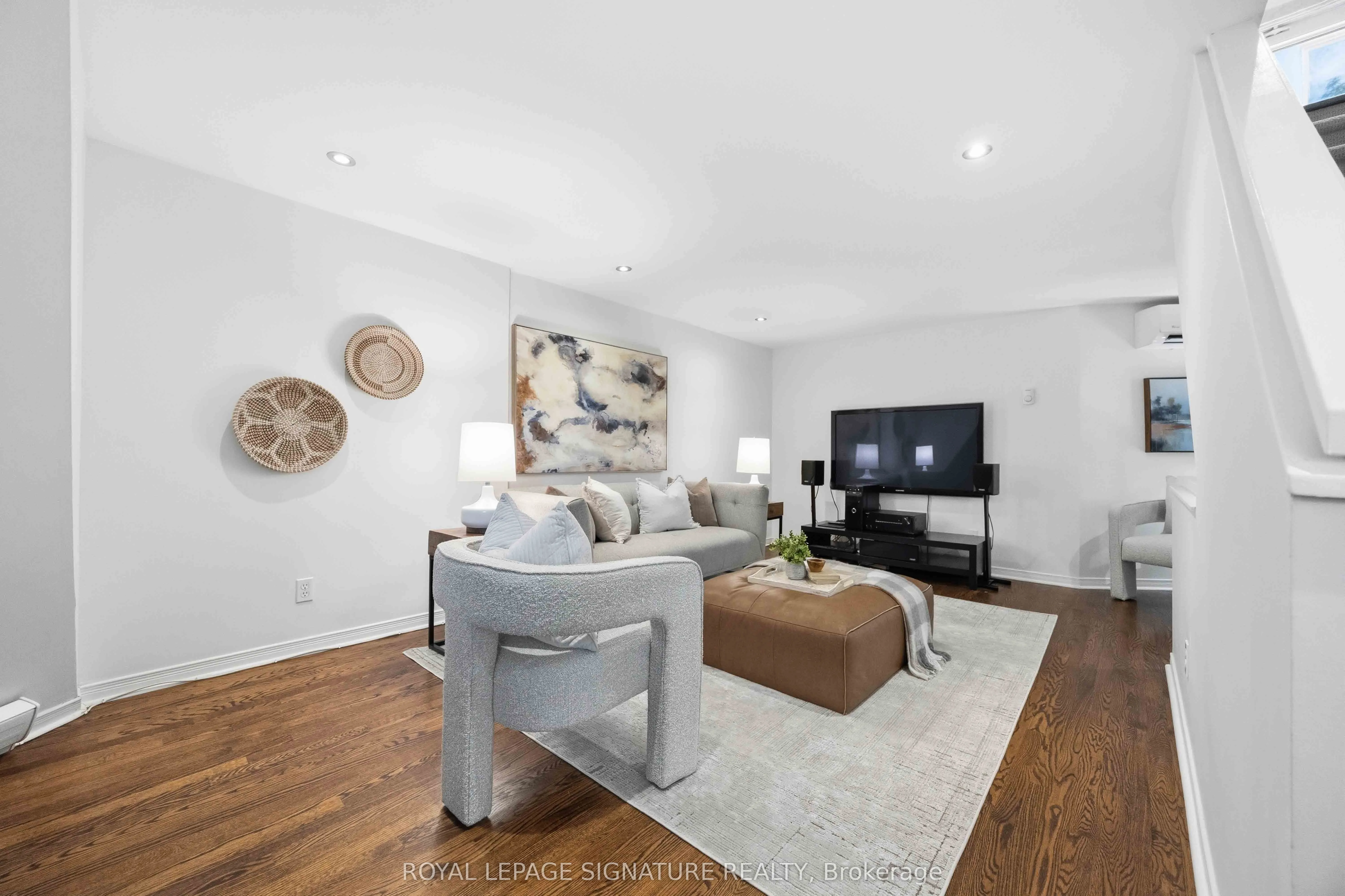 2366 Queen Street E #7