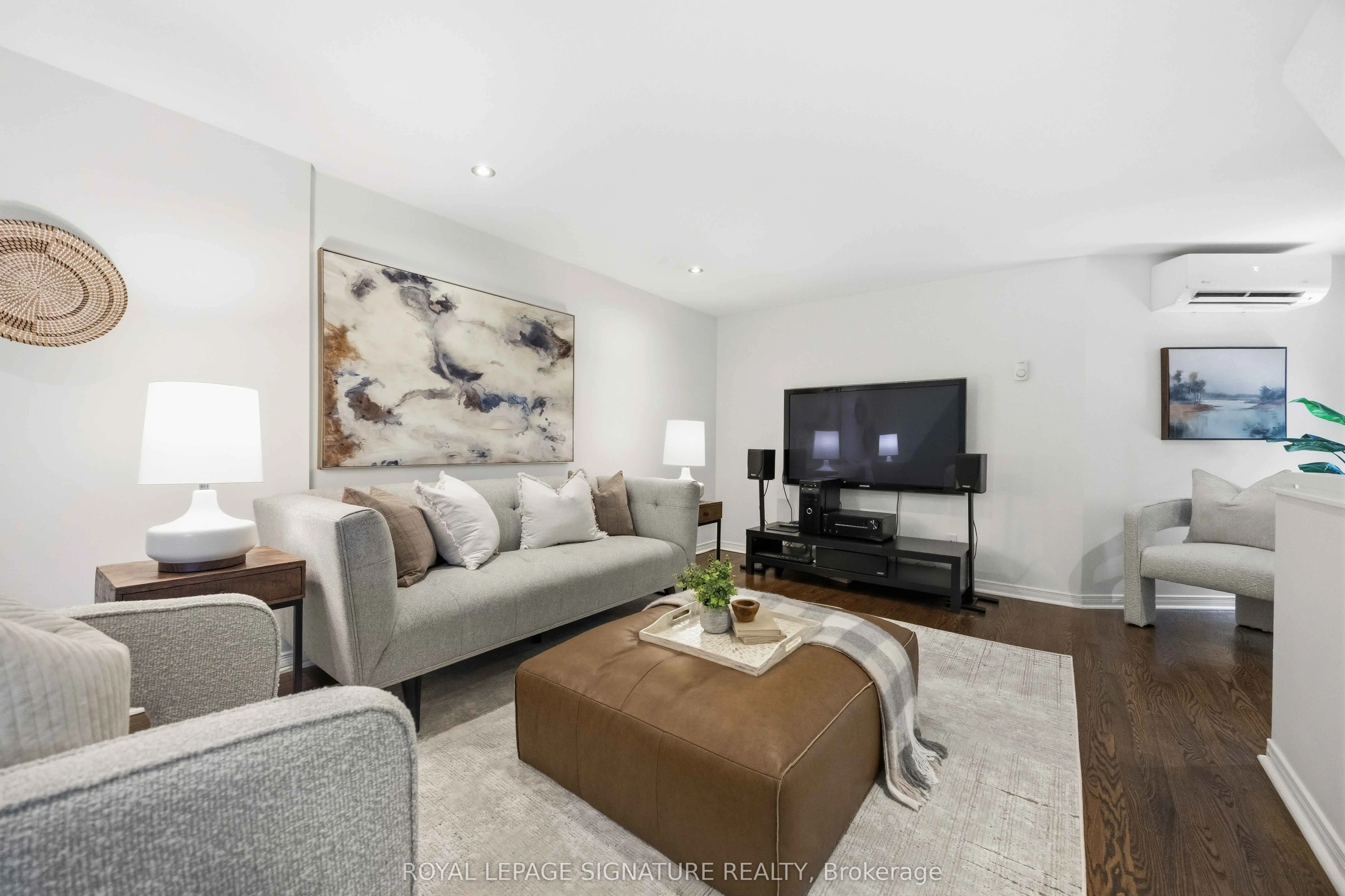 2366 Queen Street E #7