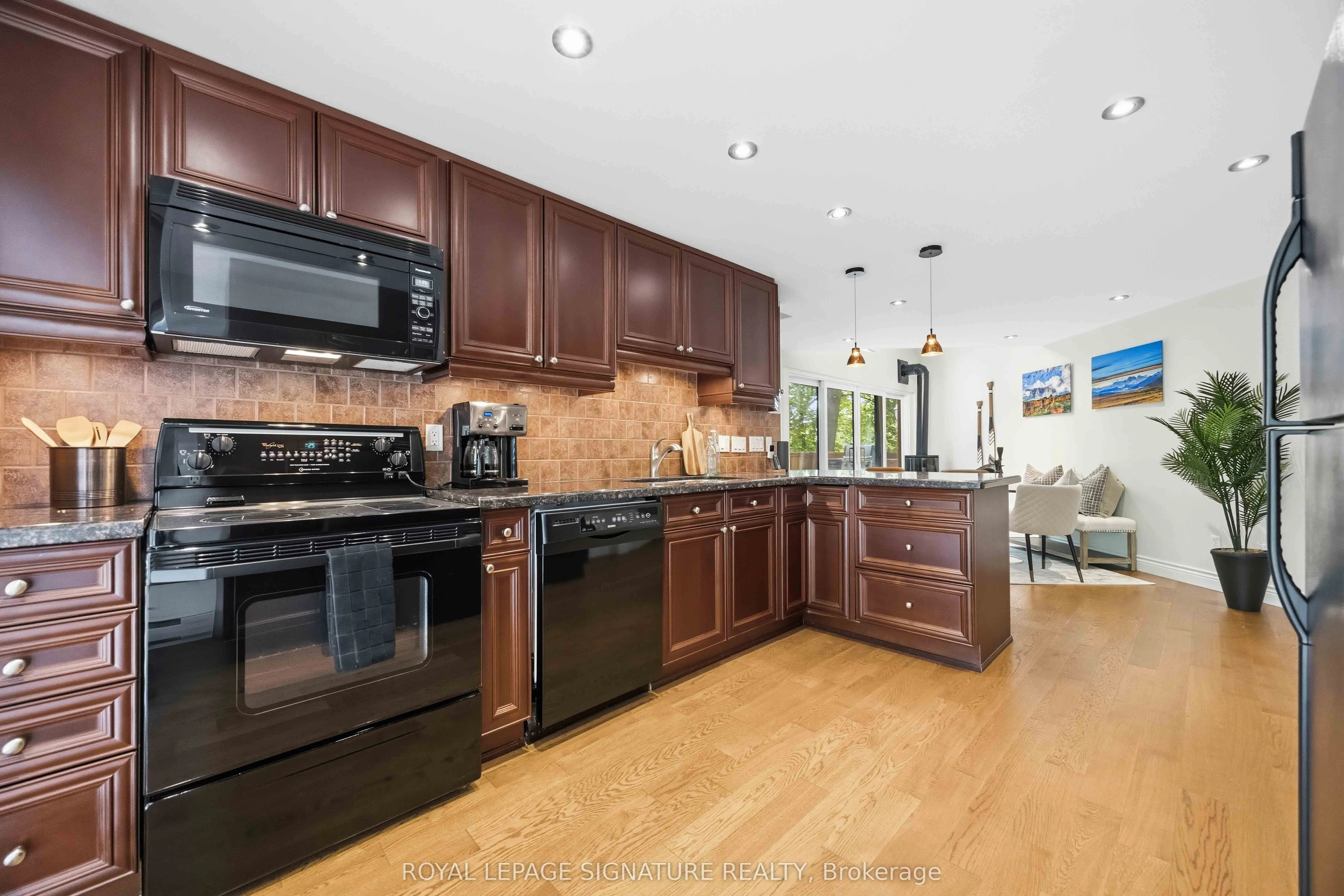 2366 Queen Street E #7