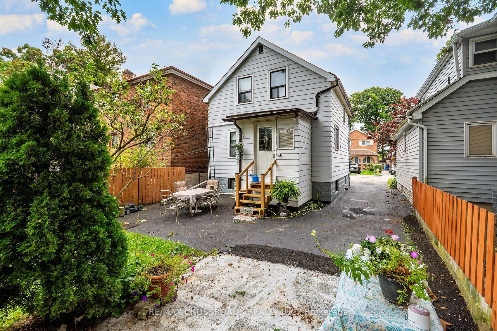 36 Mcdonald Avenue