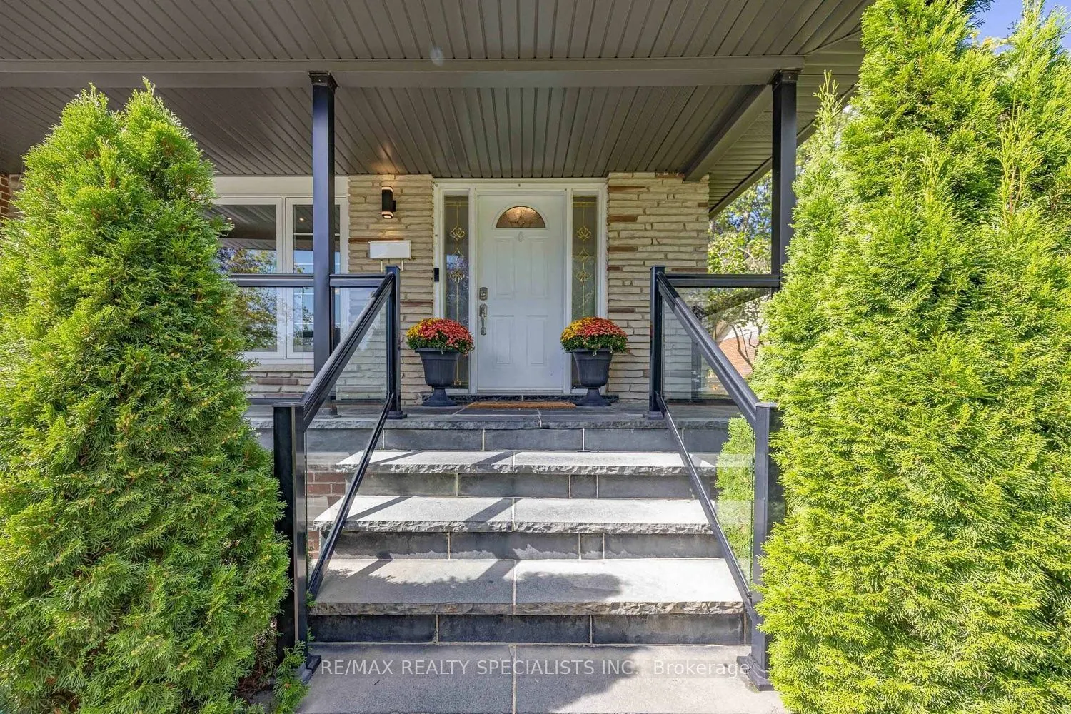 16 Langevin Crescent