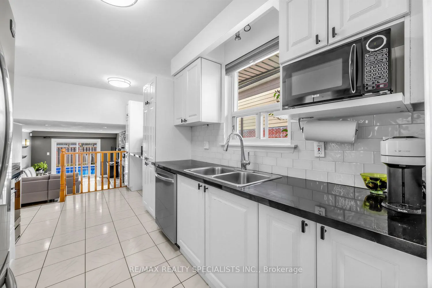 16 Langevin Crescent