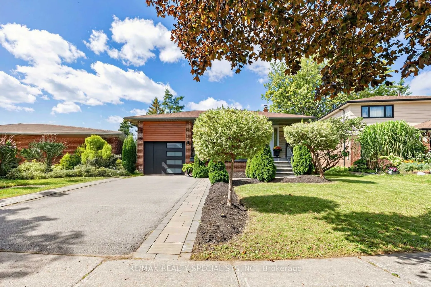 16 Langevin Crescent