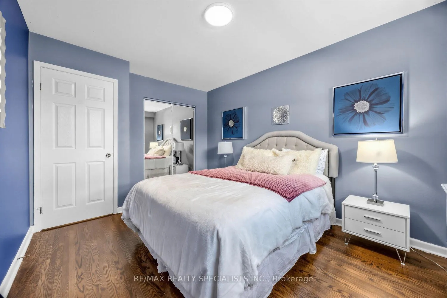 16 Langevin Crescent