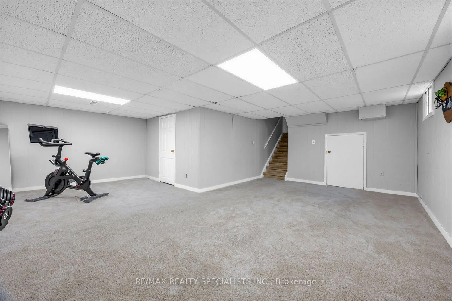 16 Langevin Crescent
