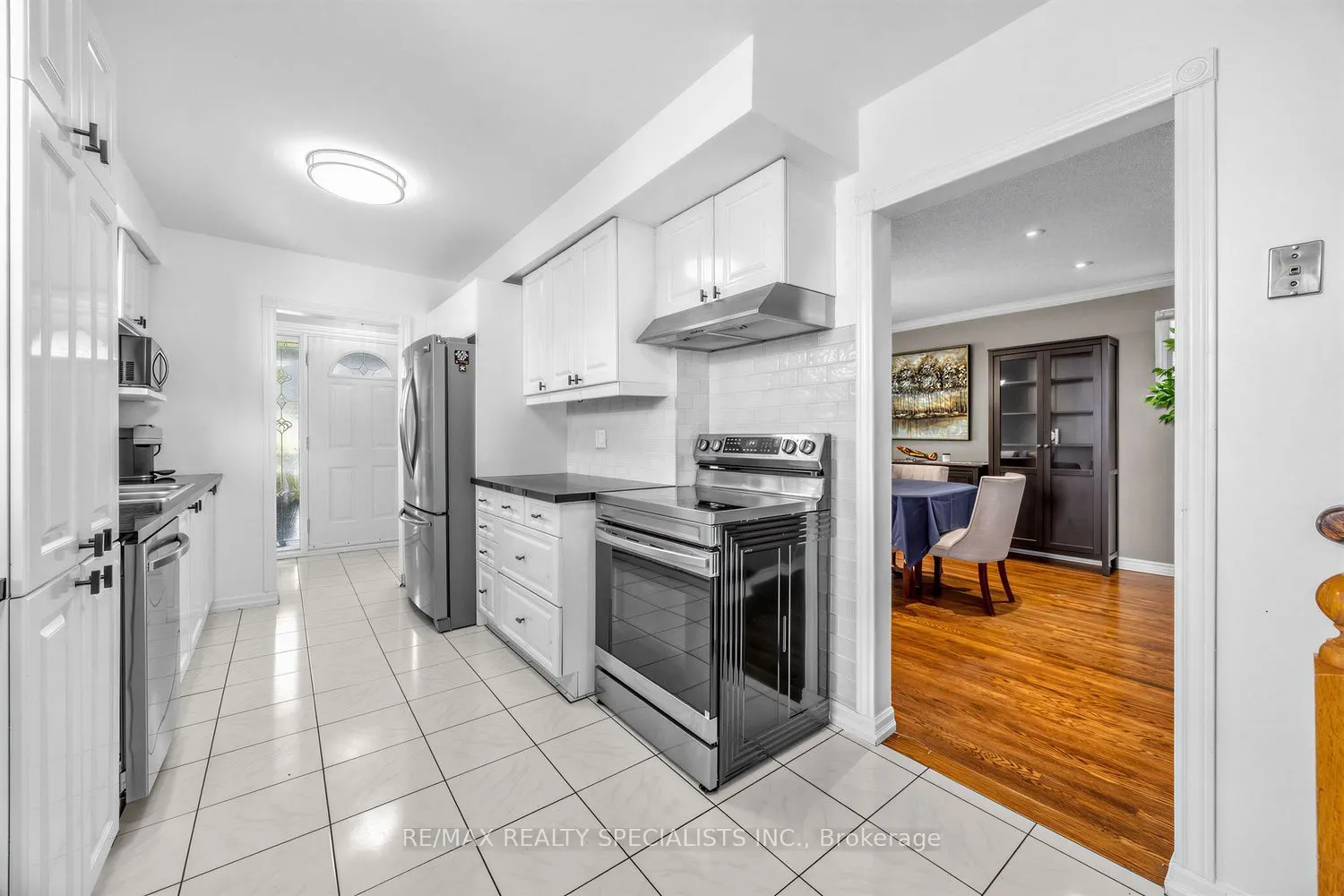 16 Langevin Crescent
