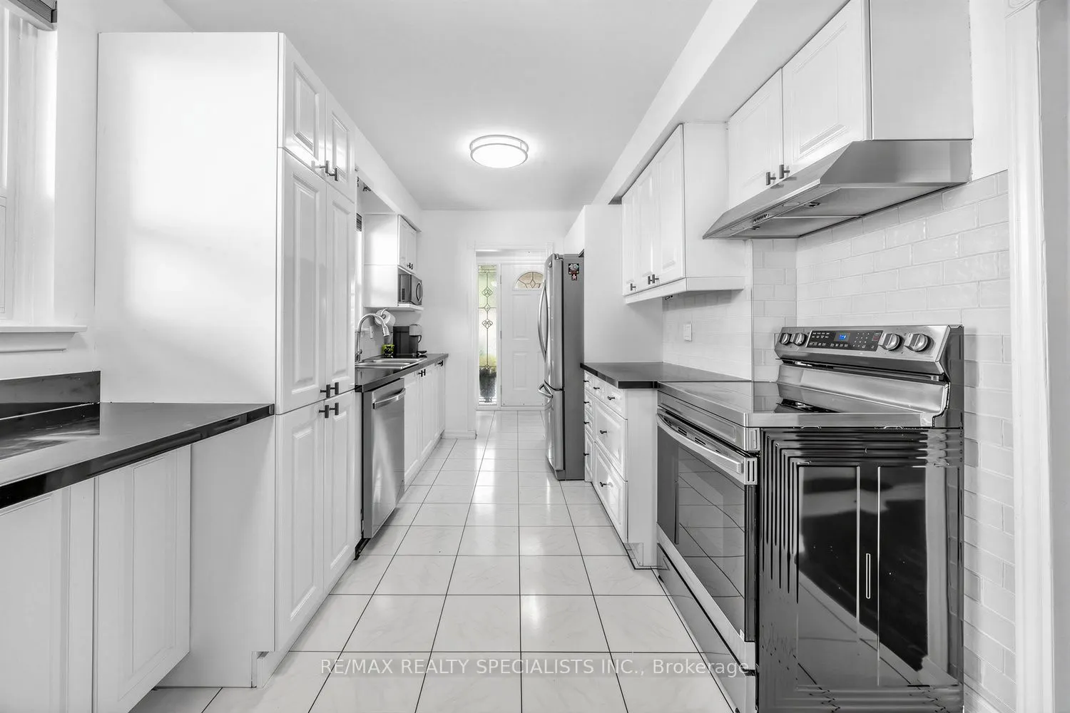 16 Langevin Crescent