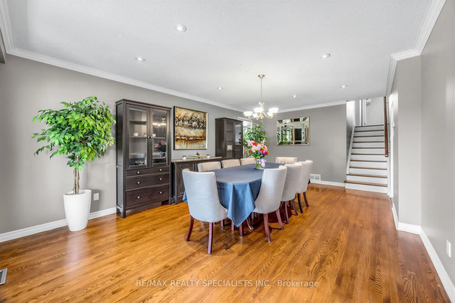 16 Langevin Crescent