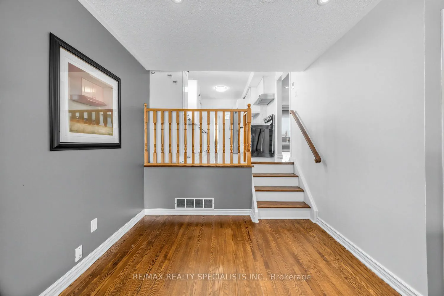 16 Langevin Crescent