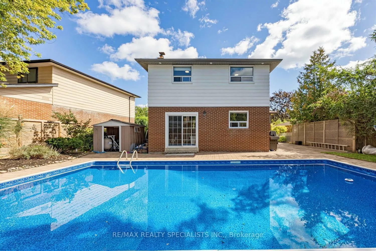 16 Langevin Crescent